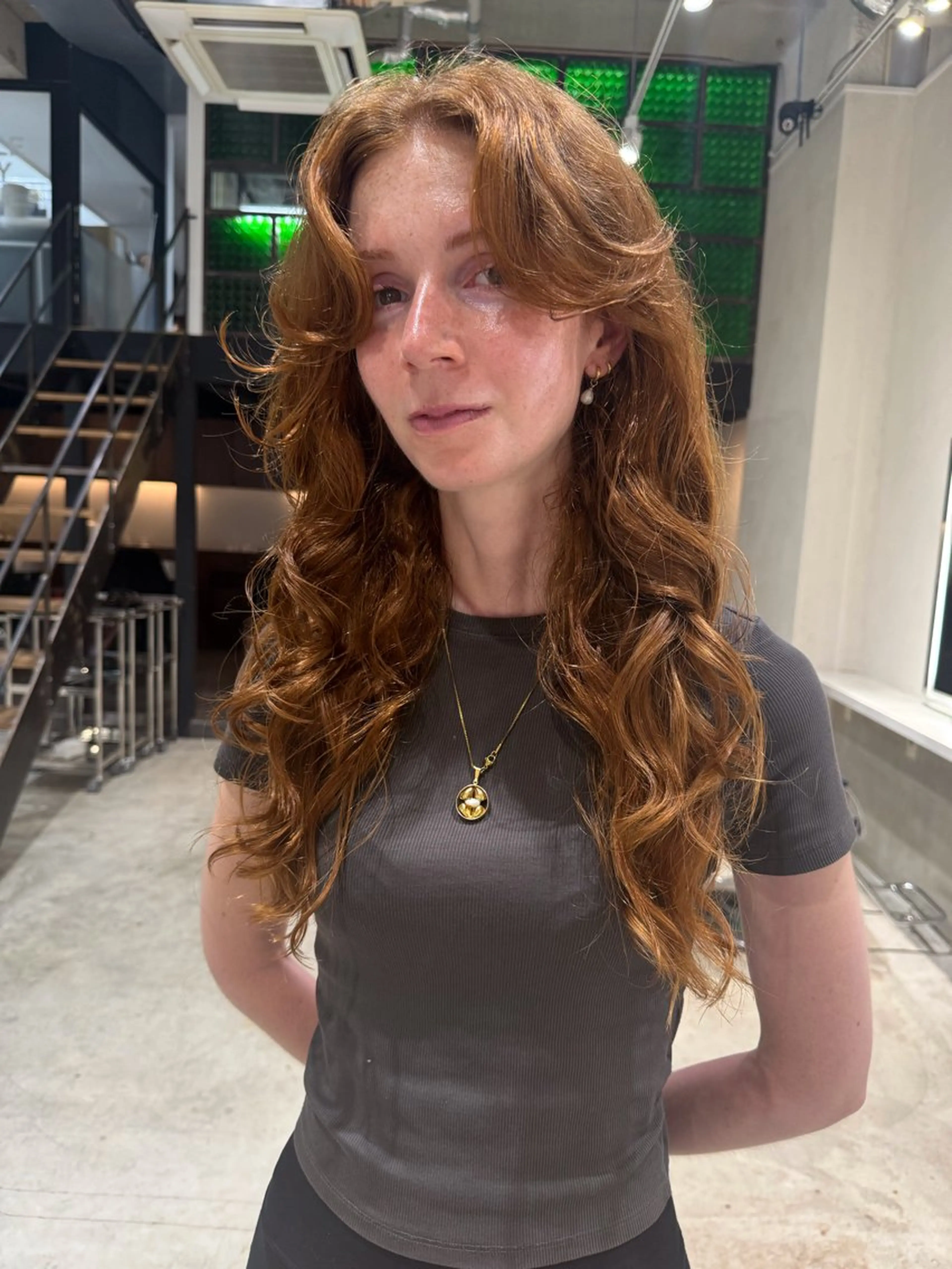 ロング DEAN 名駅店 大人レイヤーカットのヘアスタイル