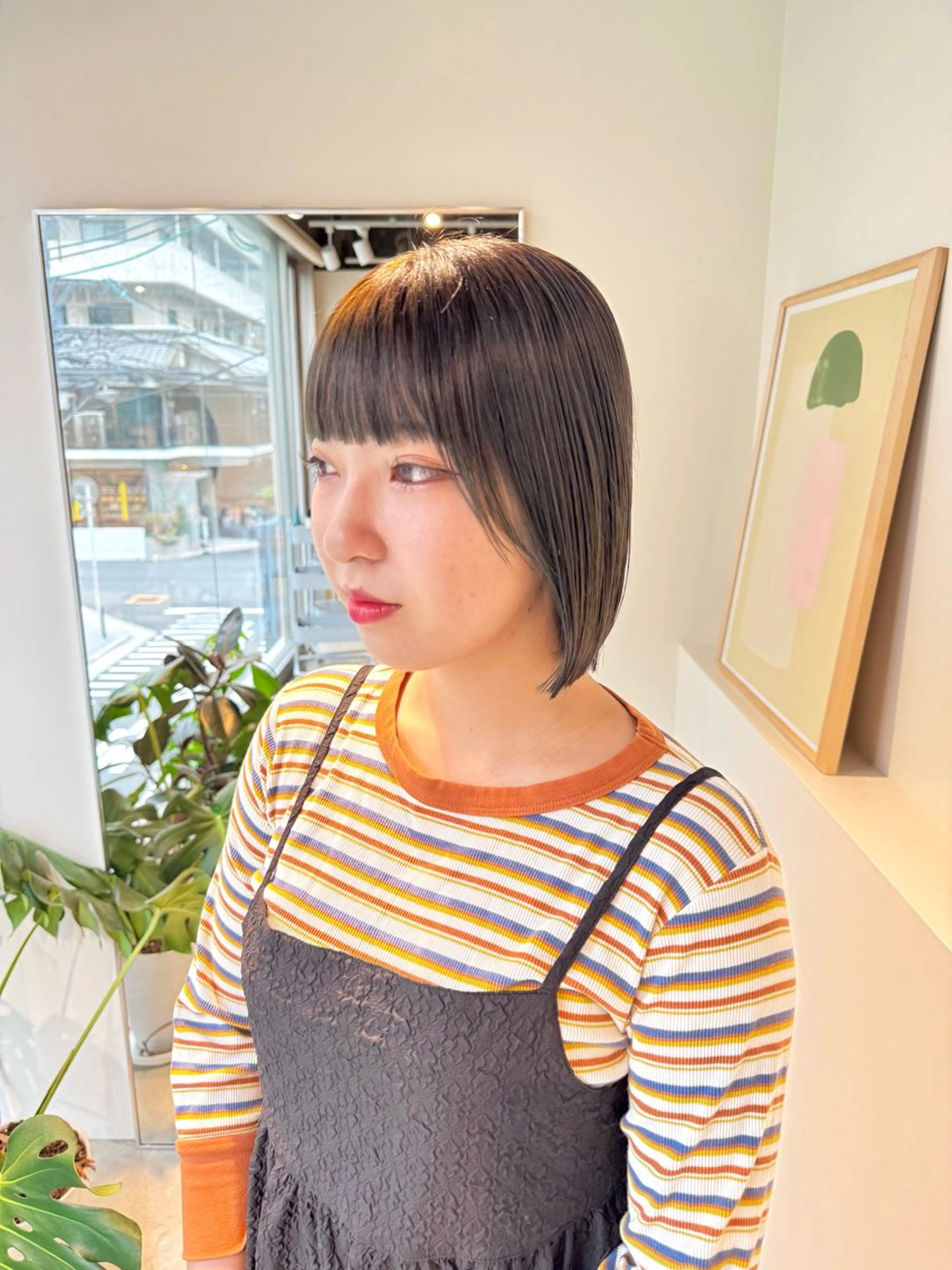 ショート カラー 切りっぱなしボブ ショートボブ アッシュ ベージュカラー グレージュ 髪質改善マスター 長尾勇弥/梅田中津のヘアスタイル