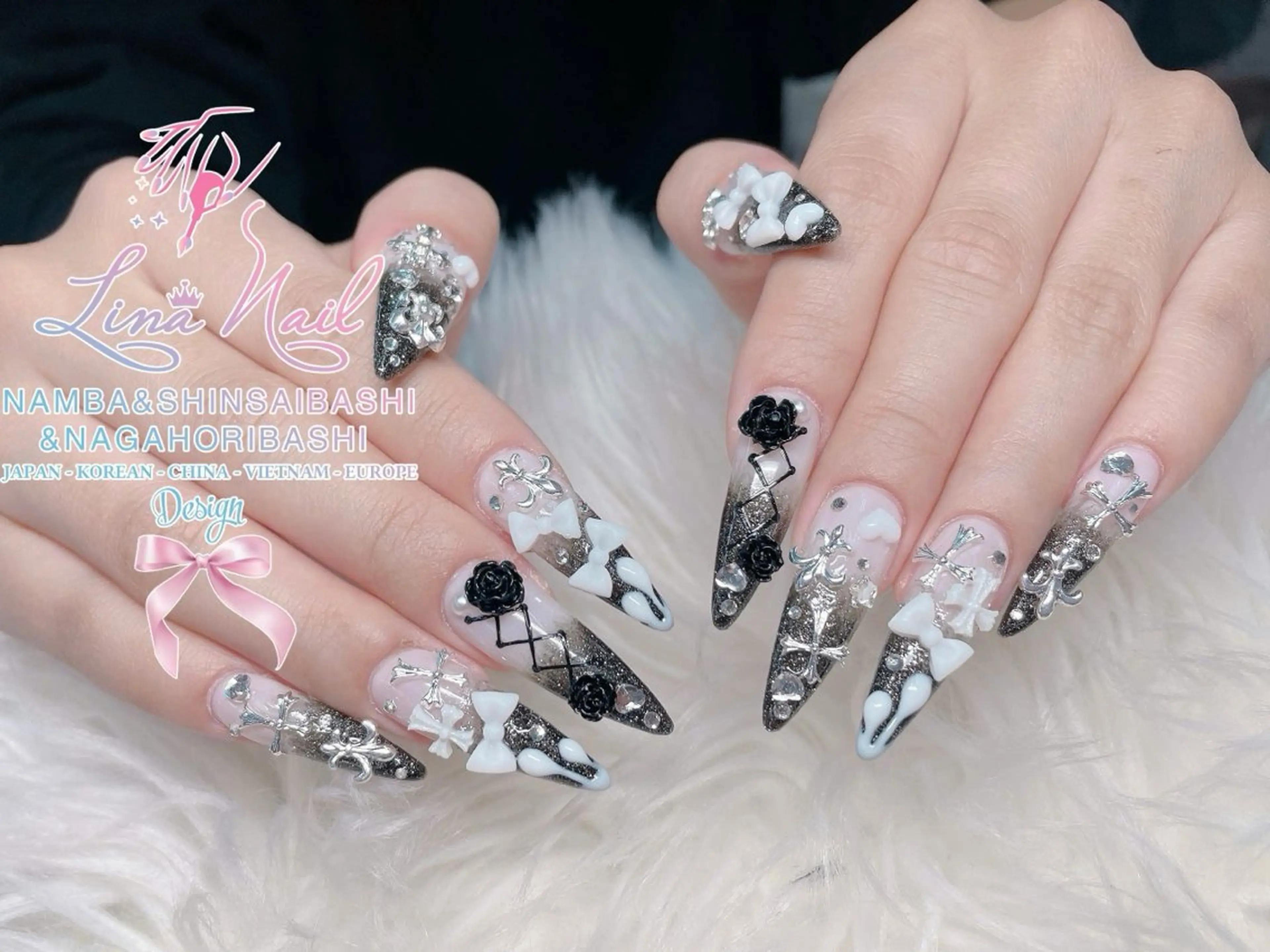 ロング 韓国風ヘア ロング クリスマス ハンドネイル 79Linanailnamba所属・Linanail Nambaのネイルデザイン