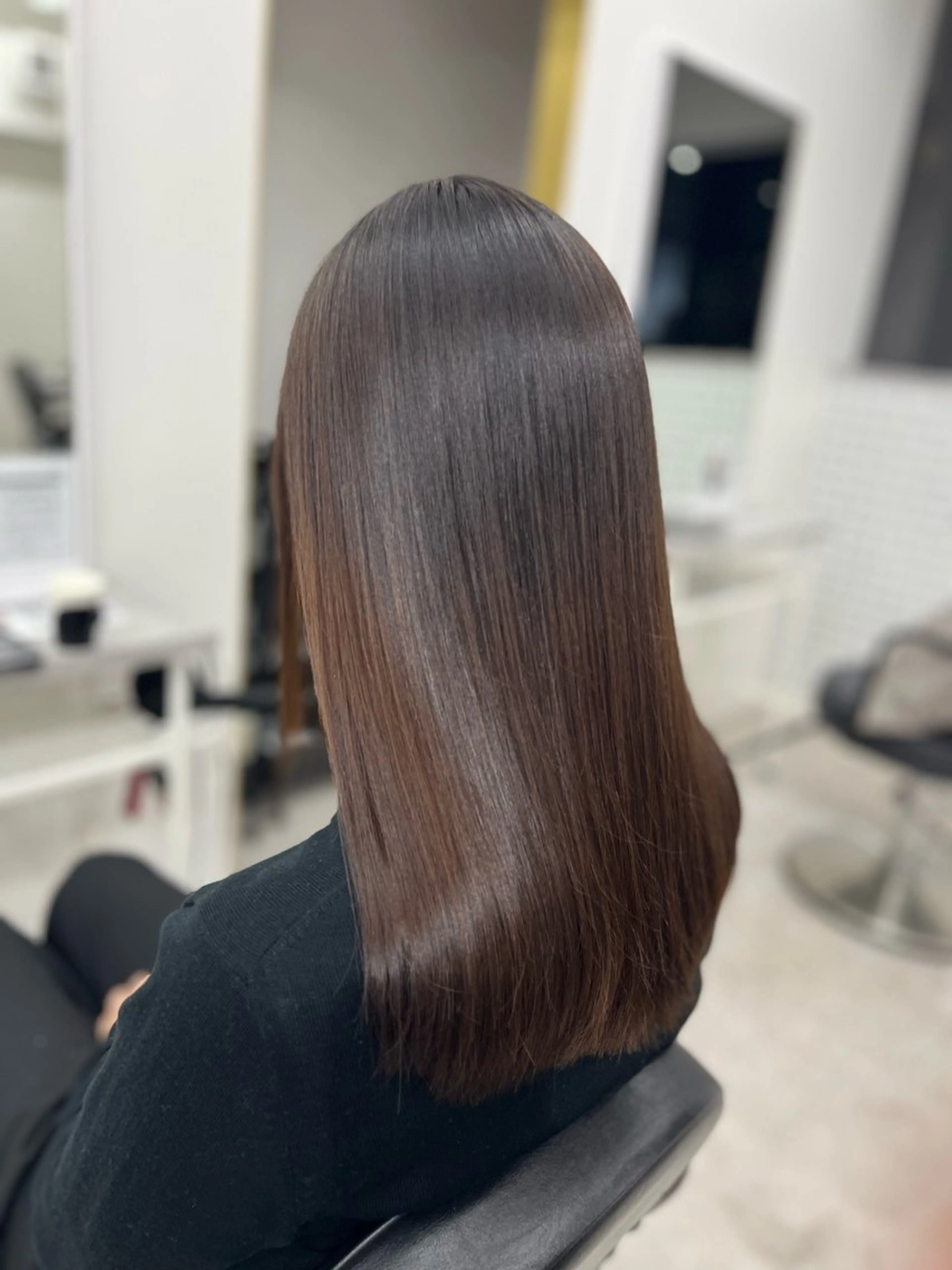 セミロング 縮毛矯正 🫧ぷる艶カラー🫧 Yuubi🦩のヘアスタイル