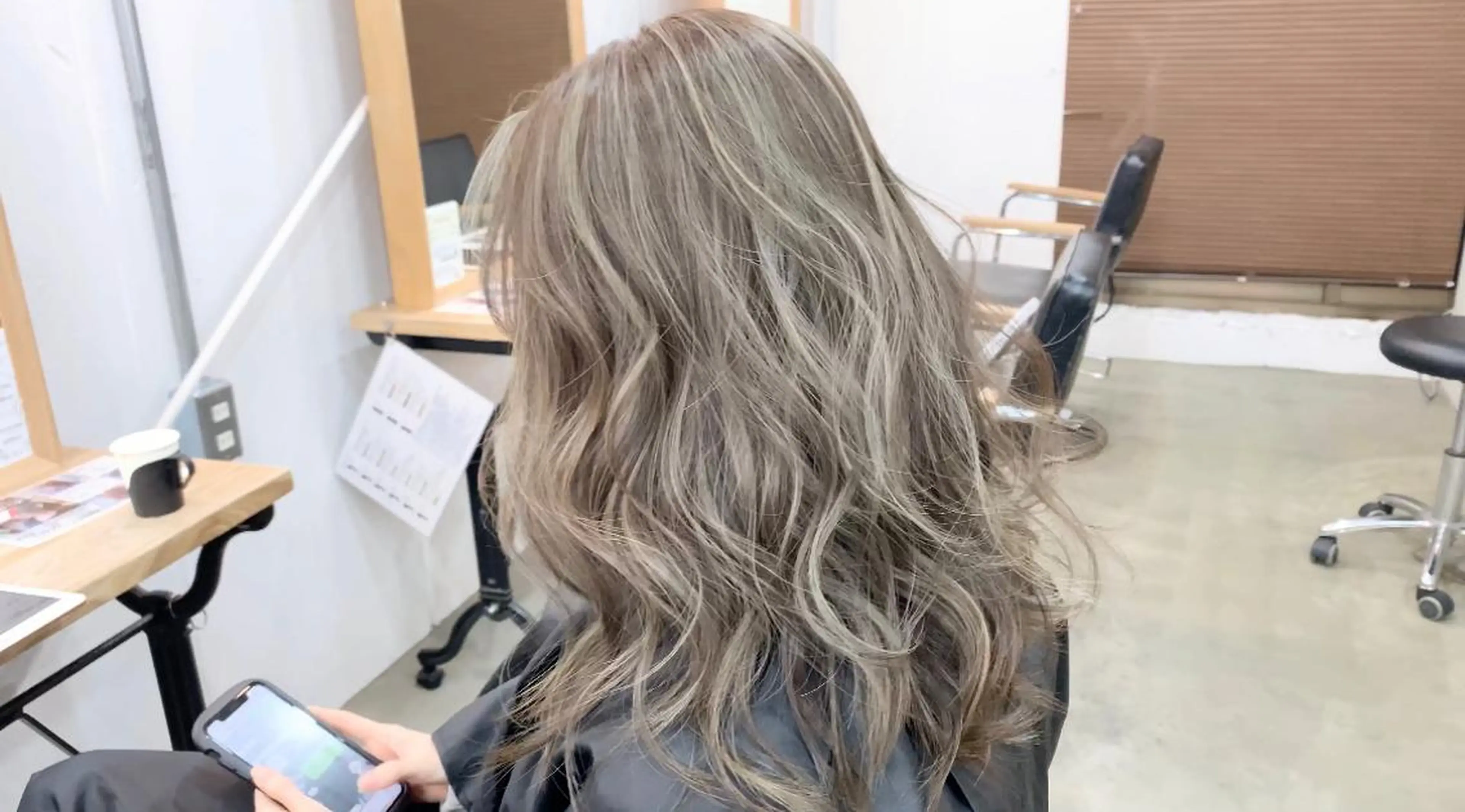 セミロング カラー ヘアアレンジ ネイル マツエク・マツパ ハイライトカラー ハイライト ヘアカラー ブリーチ特化 / share 元太のヘアスタイル