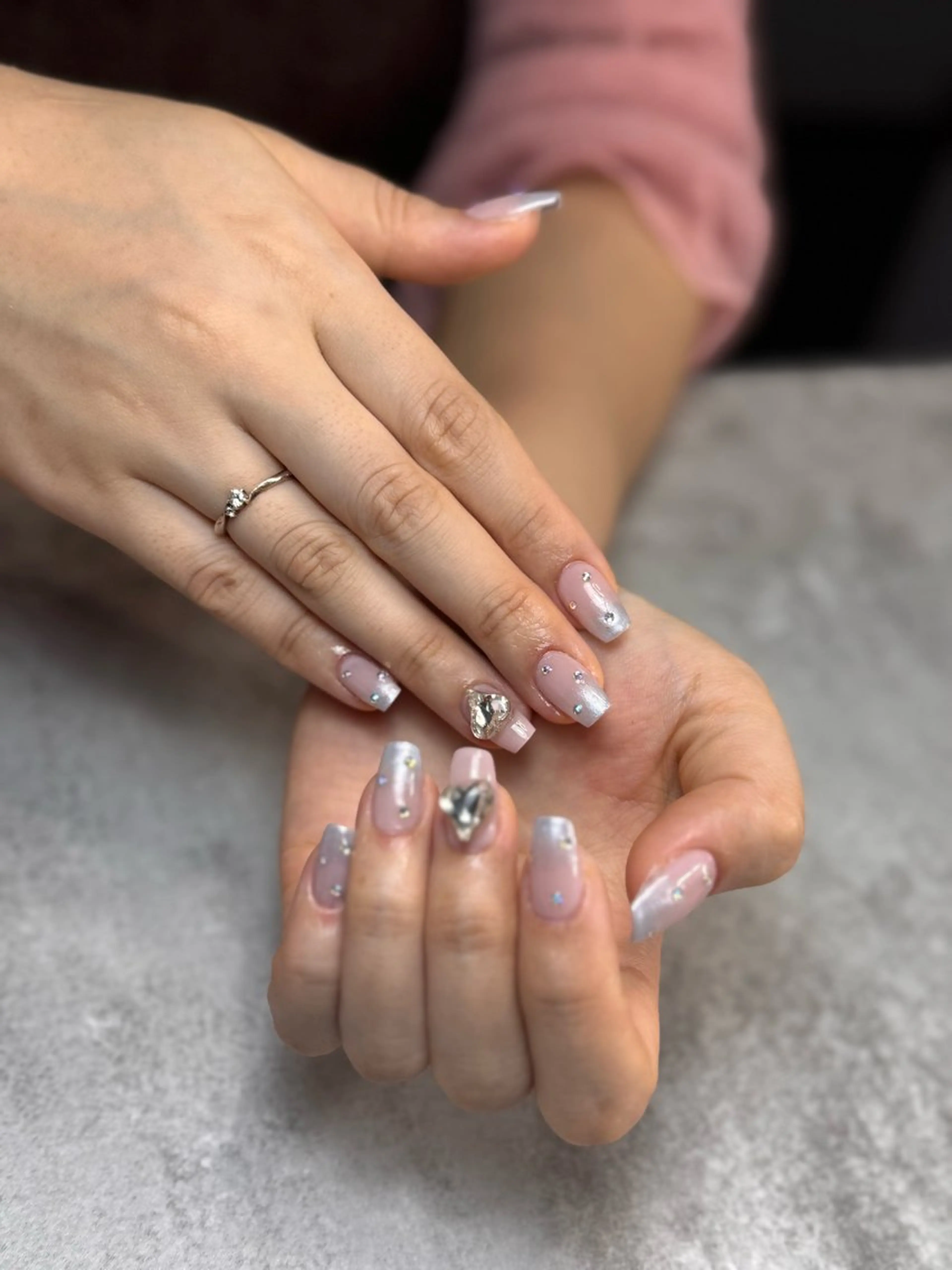 ネイル チークネイル フレンチネイル ジェルネイル ハート ロングネイル ハンドネイル nail sideraのネイルデザイン