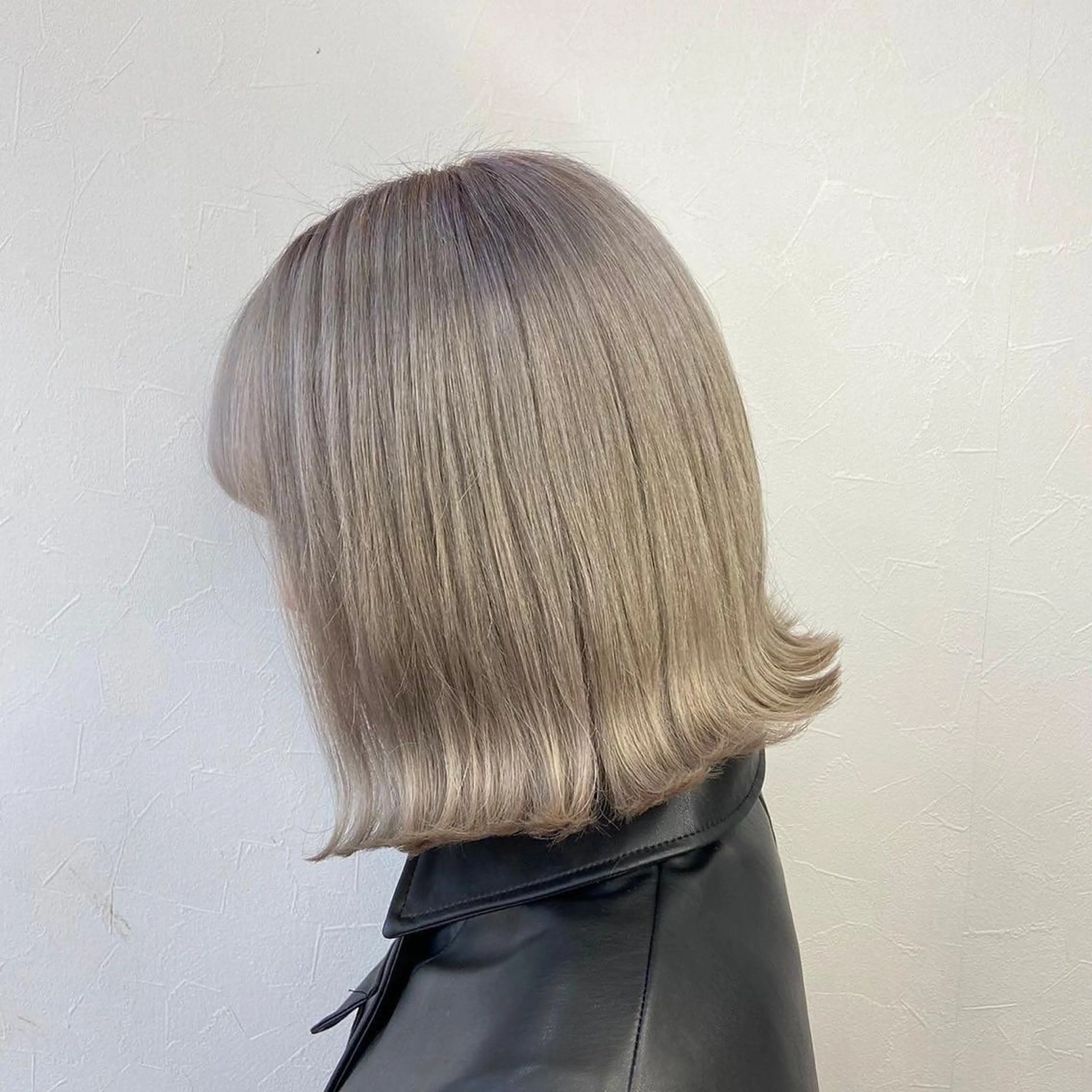 ショート カラー グレージュ ミルクティーグレージュ 韓国風ヘア カット ヘアカラー トリートメント 鈴木/ニュアンス パーマ/メンズのヘアスタイル