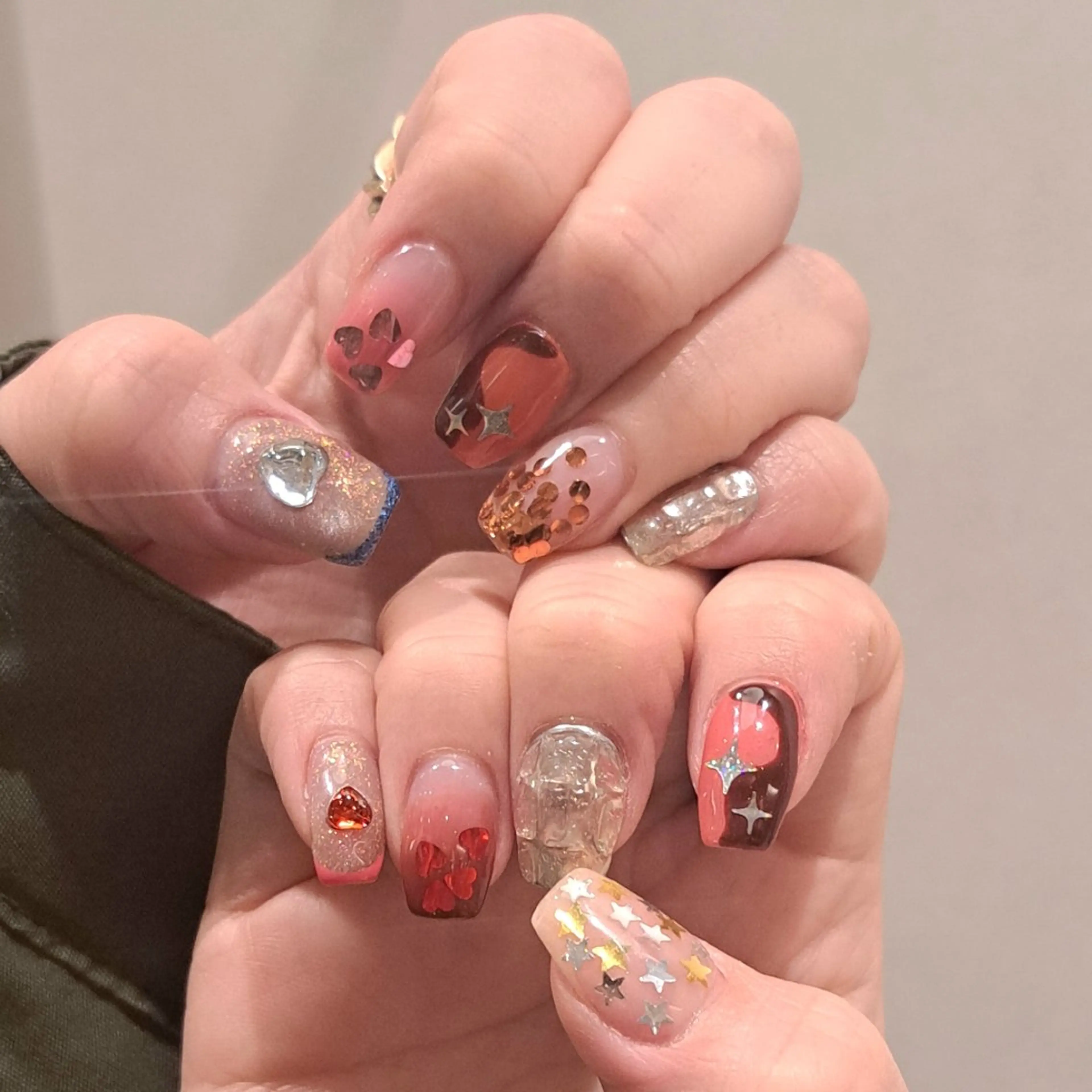 ネイル アートネイル ジェルネイル キラキラネイル 持ち込み ハンドネイル Nail mood デザイン持ち込みokのネイルデザイン
