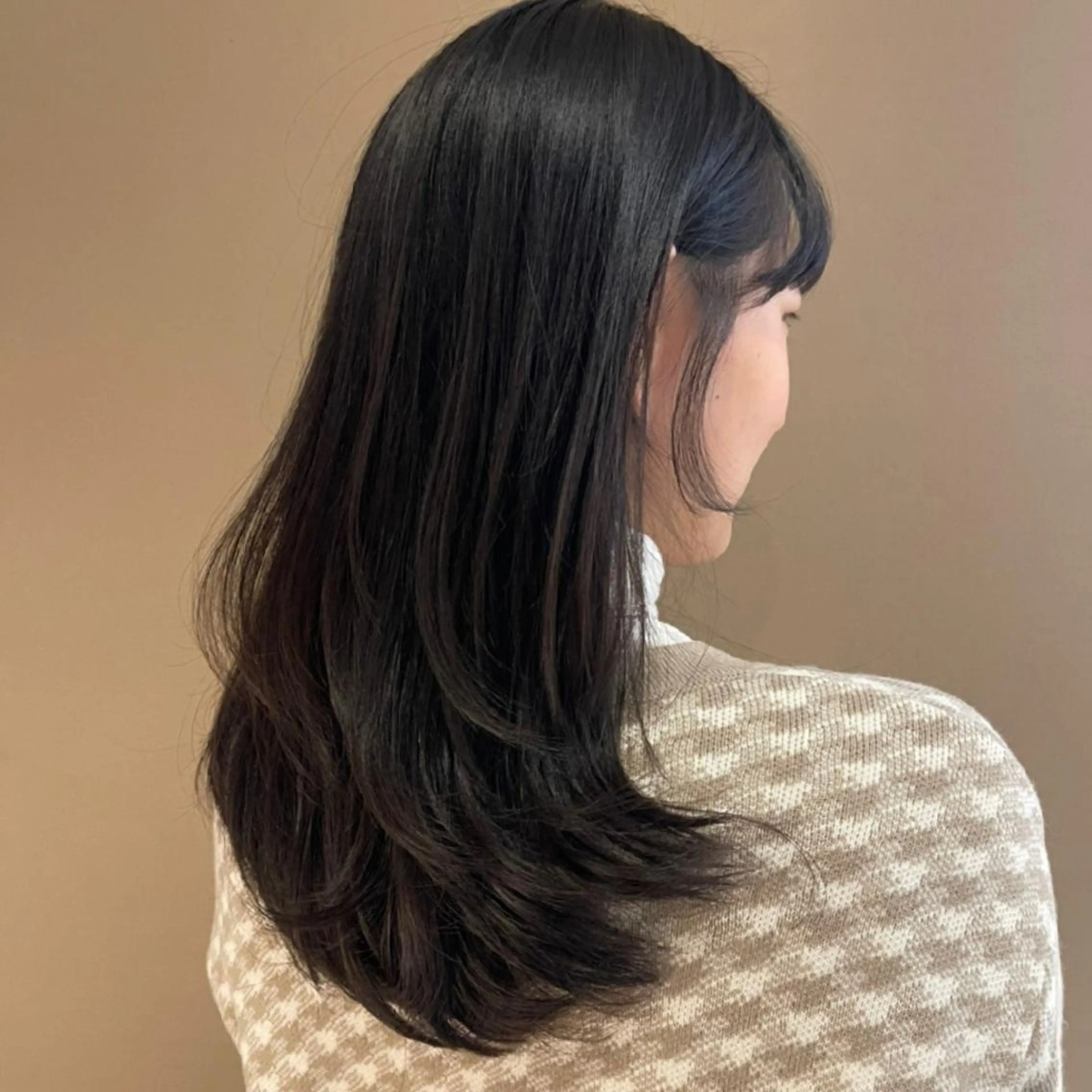 セミロング 韓国レイヤー　 suzuのヘアスタイル