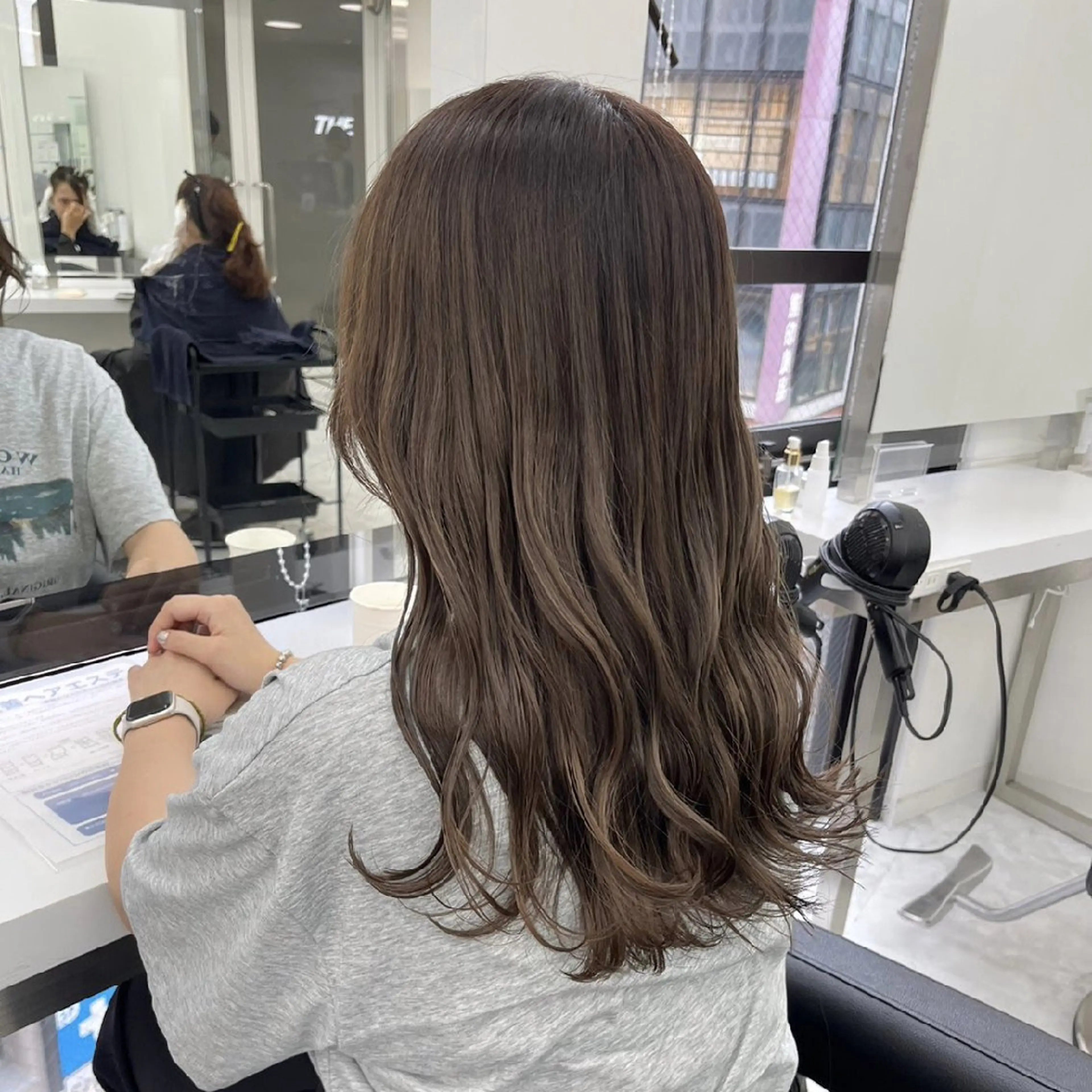 カラー セミロング ヘアアレンジ 🪞【公式】表参道 🪞knot🪞のヘアスタイル