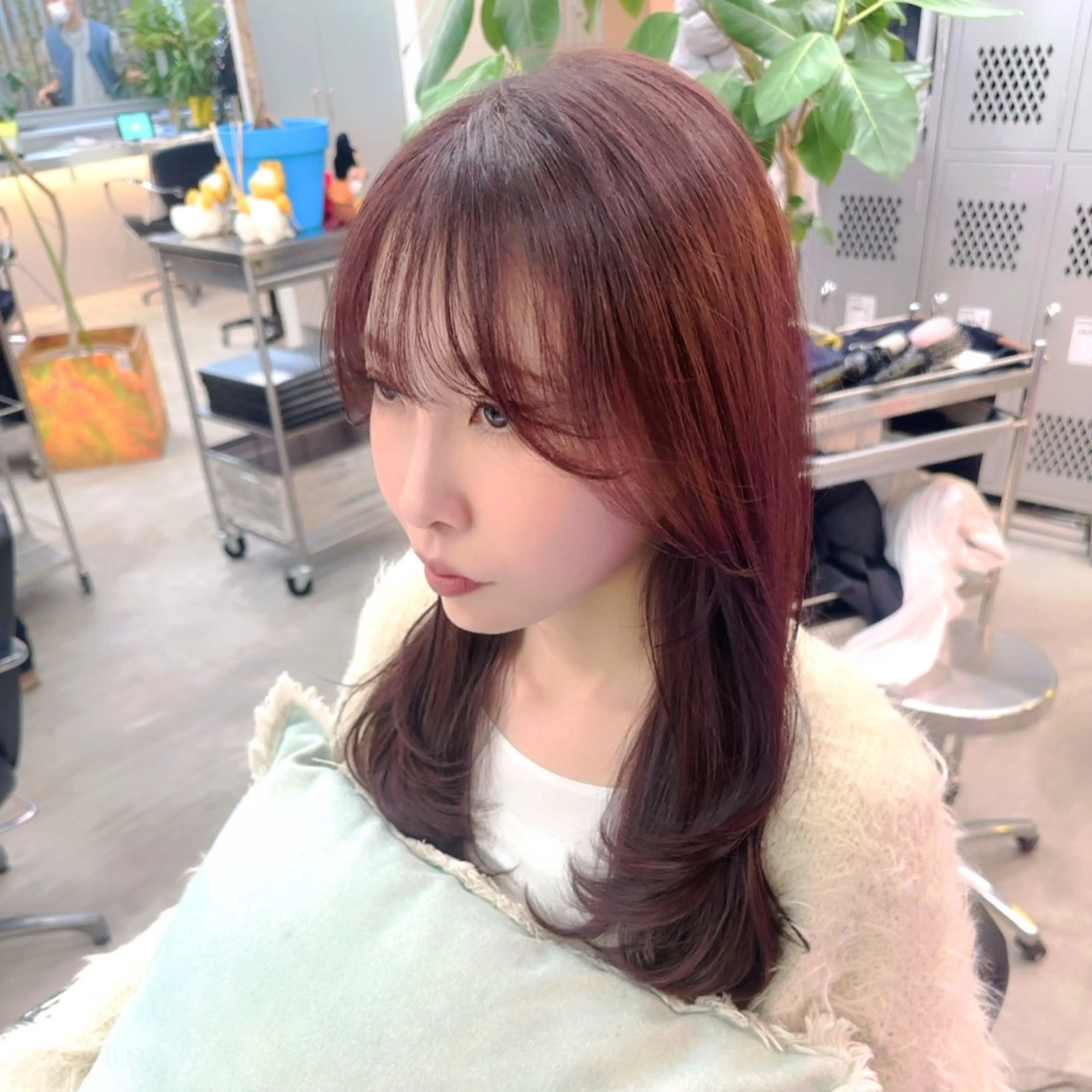 セミロング カラー カット ヘアカラー トリートメント 岡野 静華のヘアスタイル