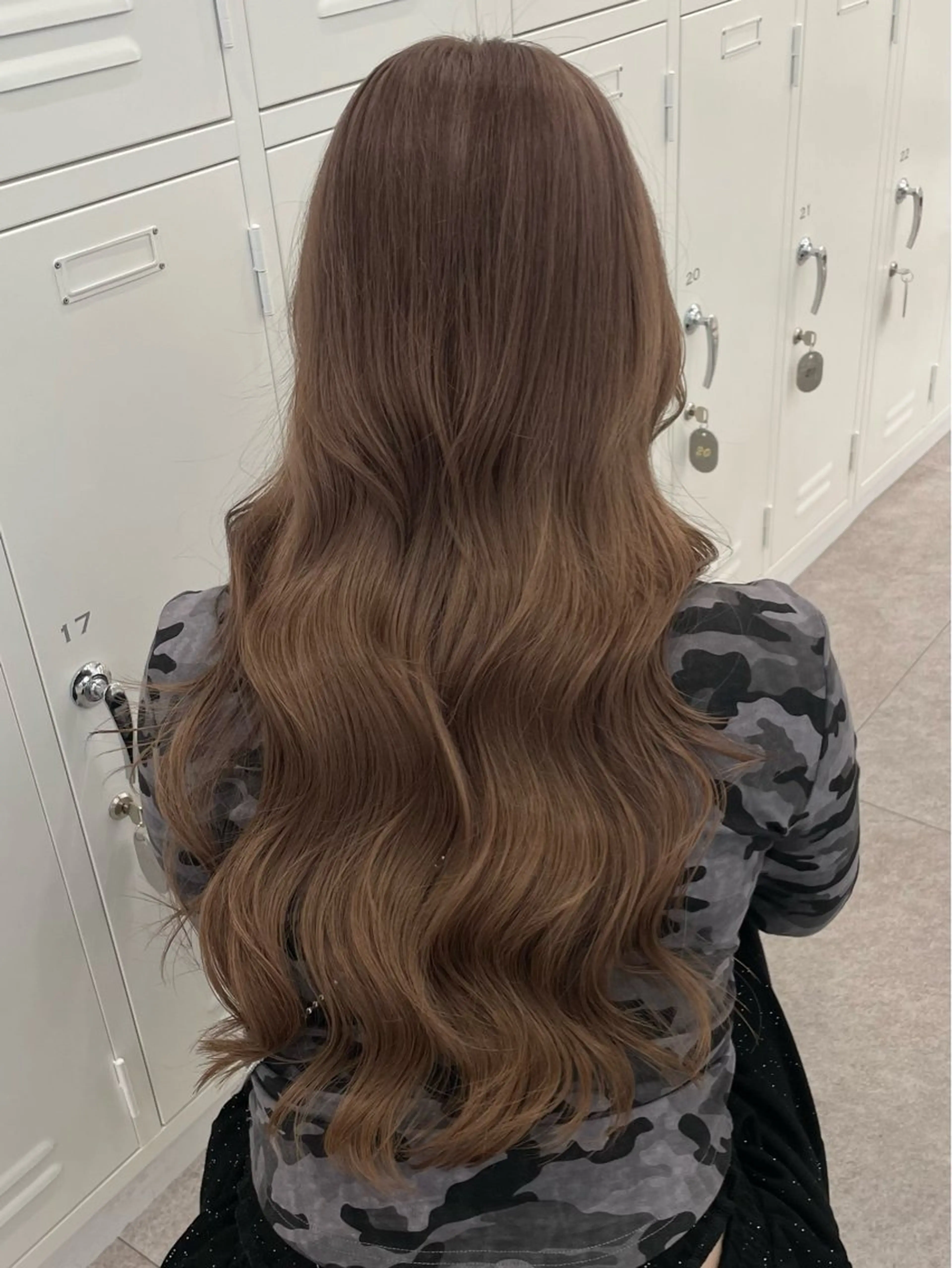 ロング ヘアカラー ブリーチなしダブル ブリーチカラー優海のヘアスタイル
