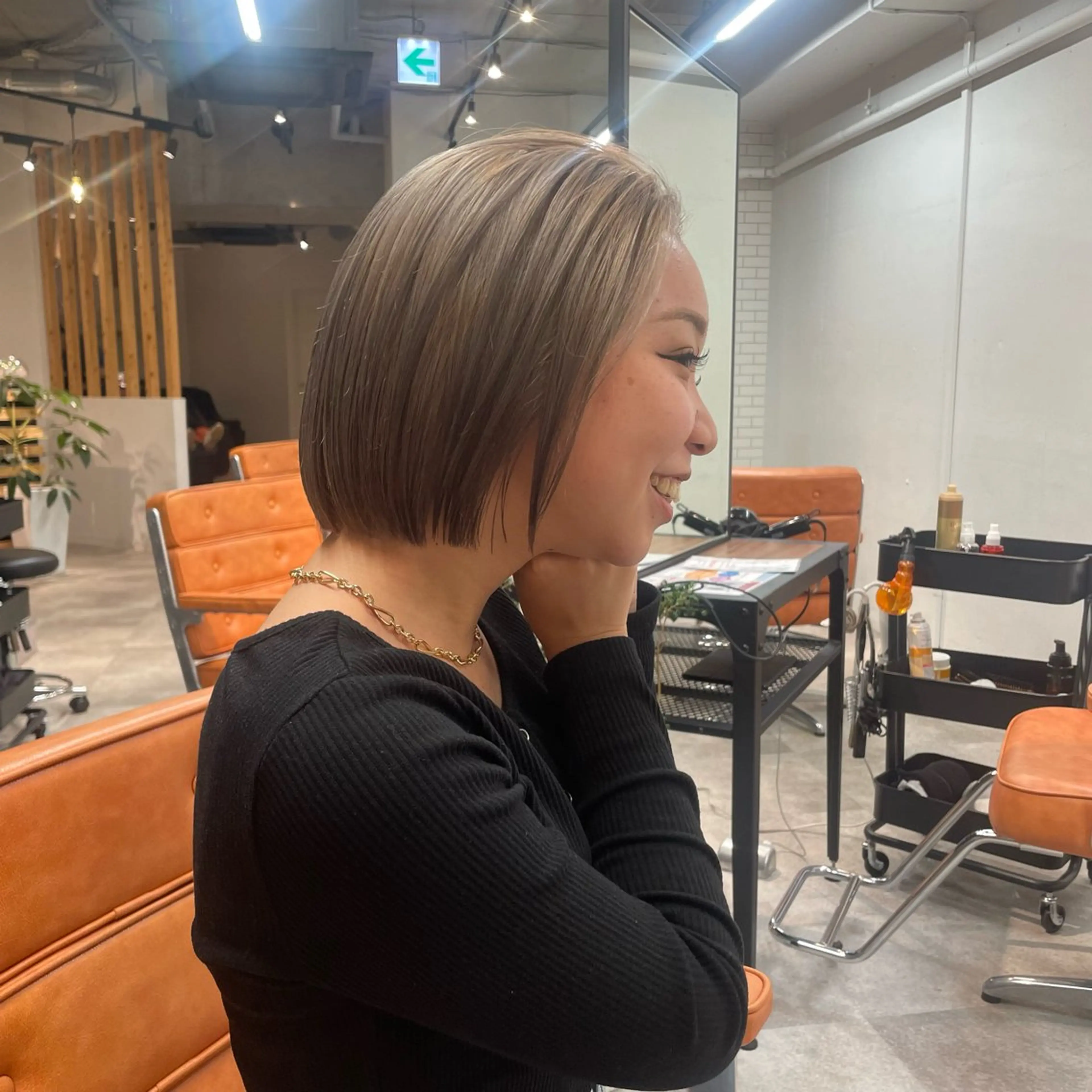 ショート カラー ブリーチ ボブ カット 久保田 千尋のヘアスタイル