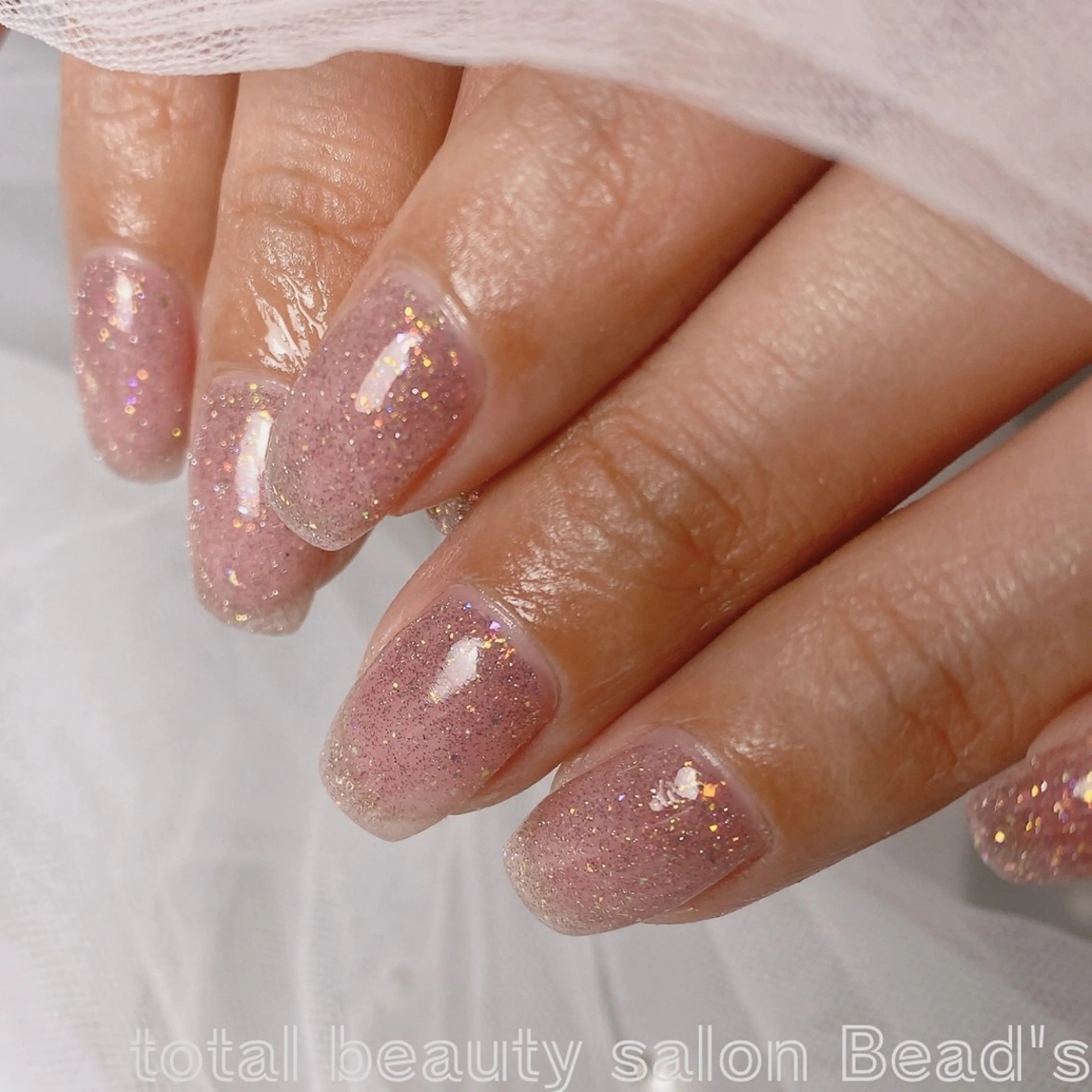 ネイル フラッシュネイル キラキラネイル ワンカラーネイル ネイルサロン　ビーズ所属・トータルビューティー サロンビーズのマツエク・マツパデザイン