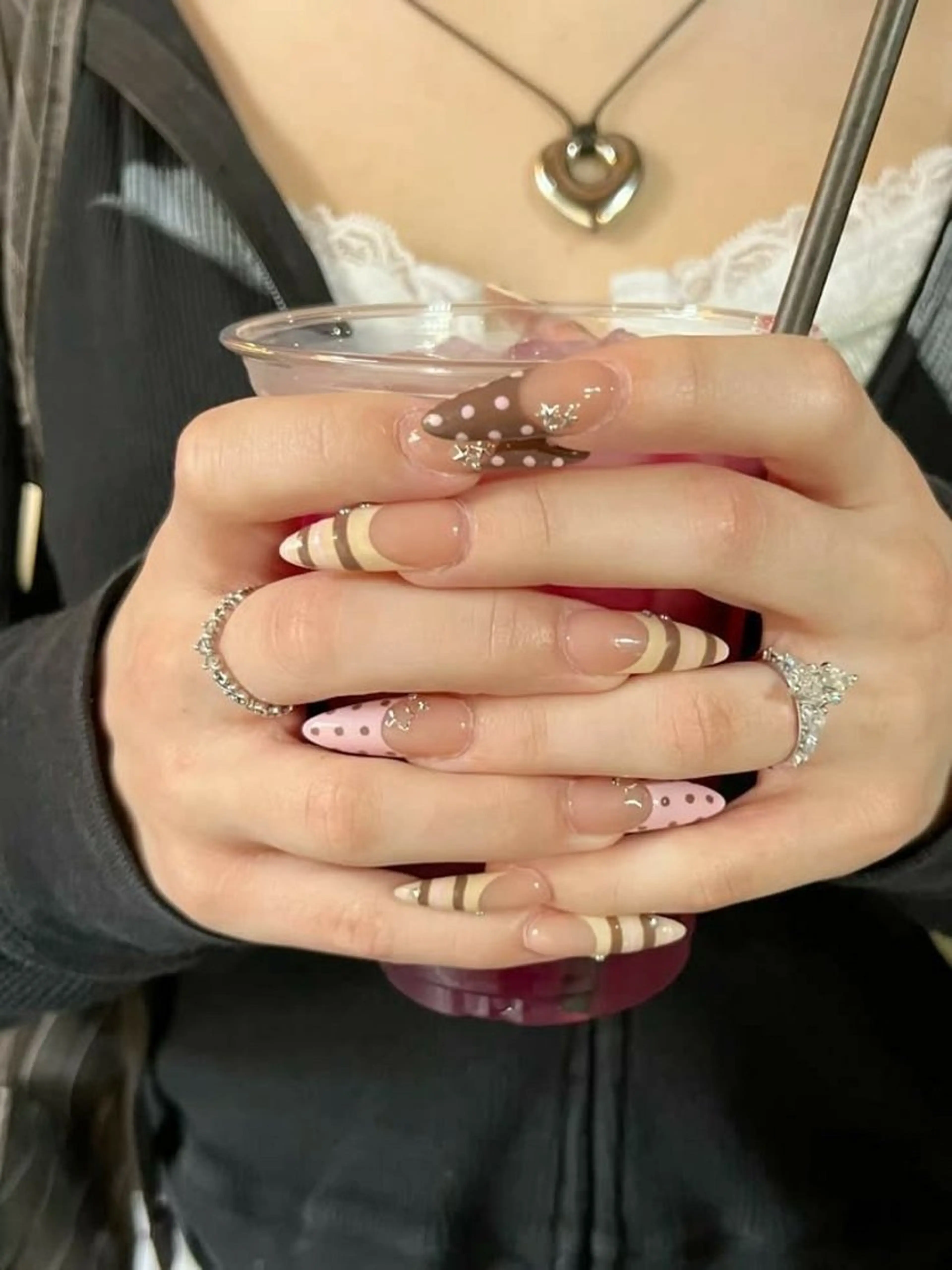 カラー グラデーションカラー ピンクカラー ハンドネイル AIN Nailのネイルデザイン