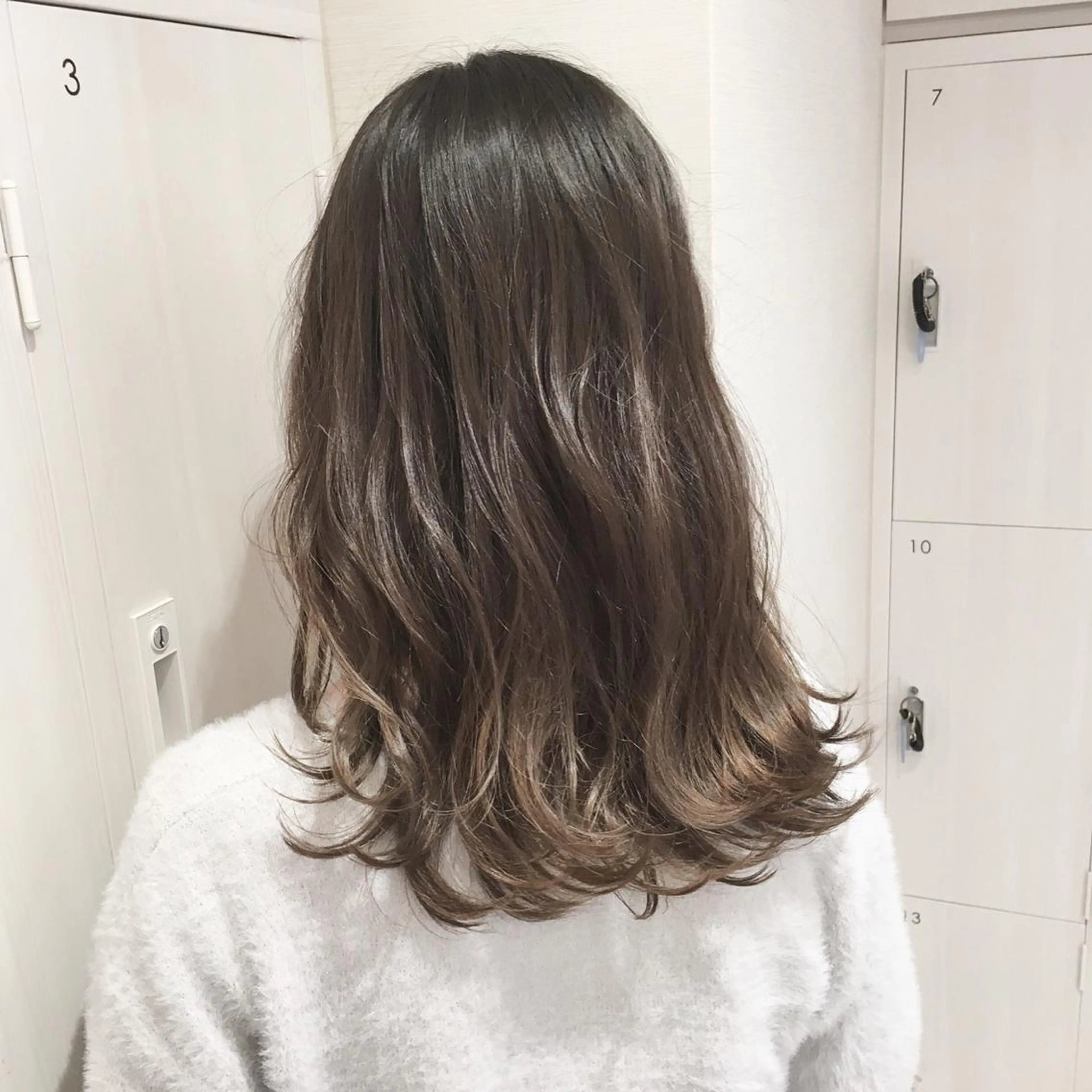 セミロング カラー グラデーションカラー 外国人風カラー 三鷹で1番ショート ボブをカットする新谷のヘアスタイル