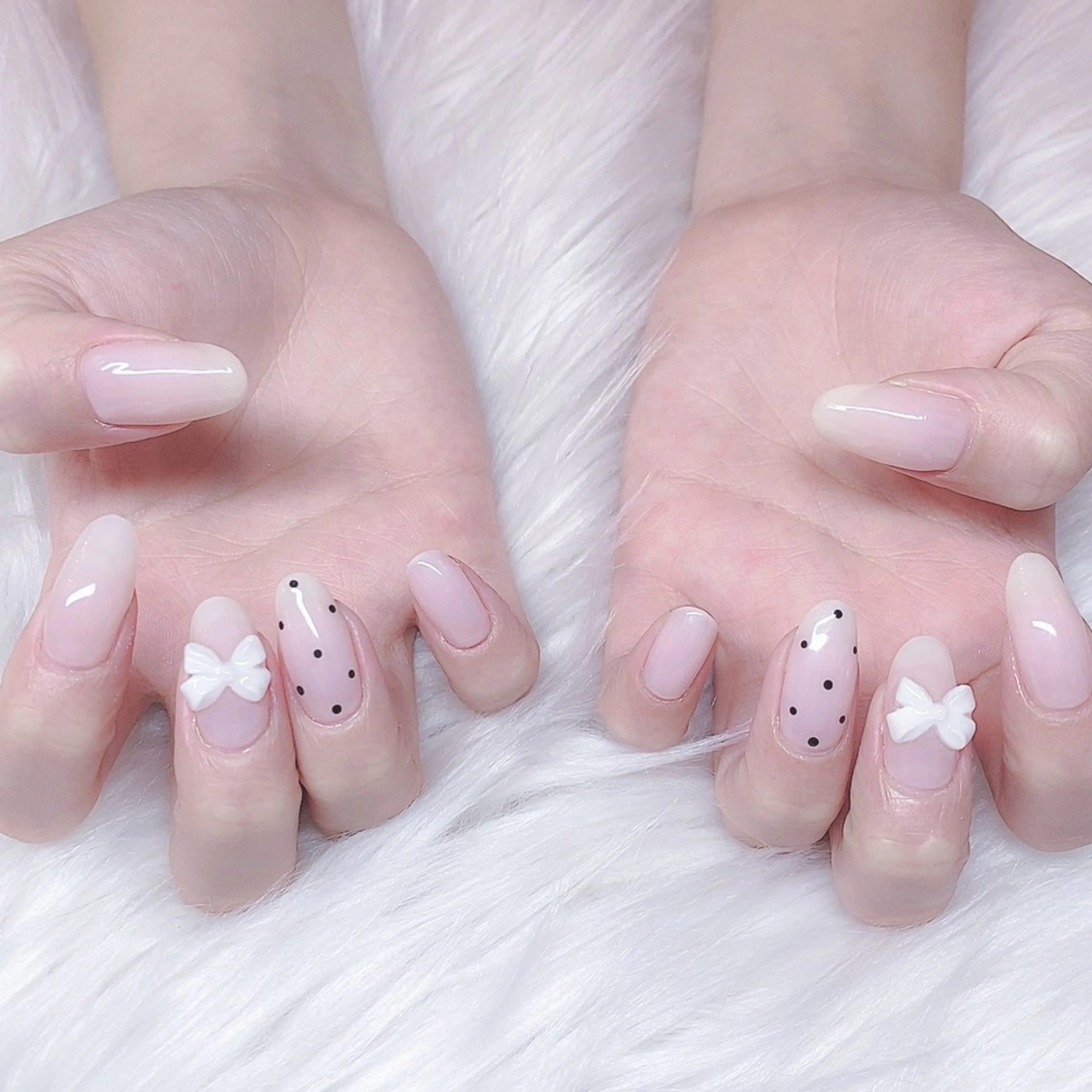 【自爪】シンプルカワイイ⟡.·*.4本アート‎𖤐 ̖́-‬オフケア込の写真