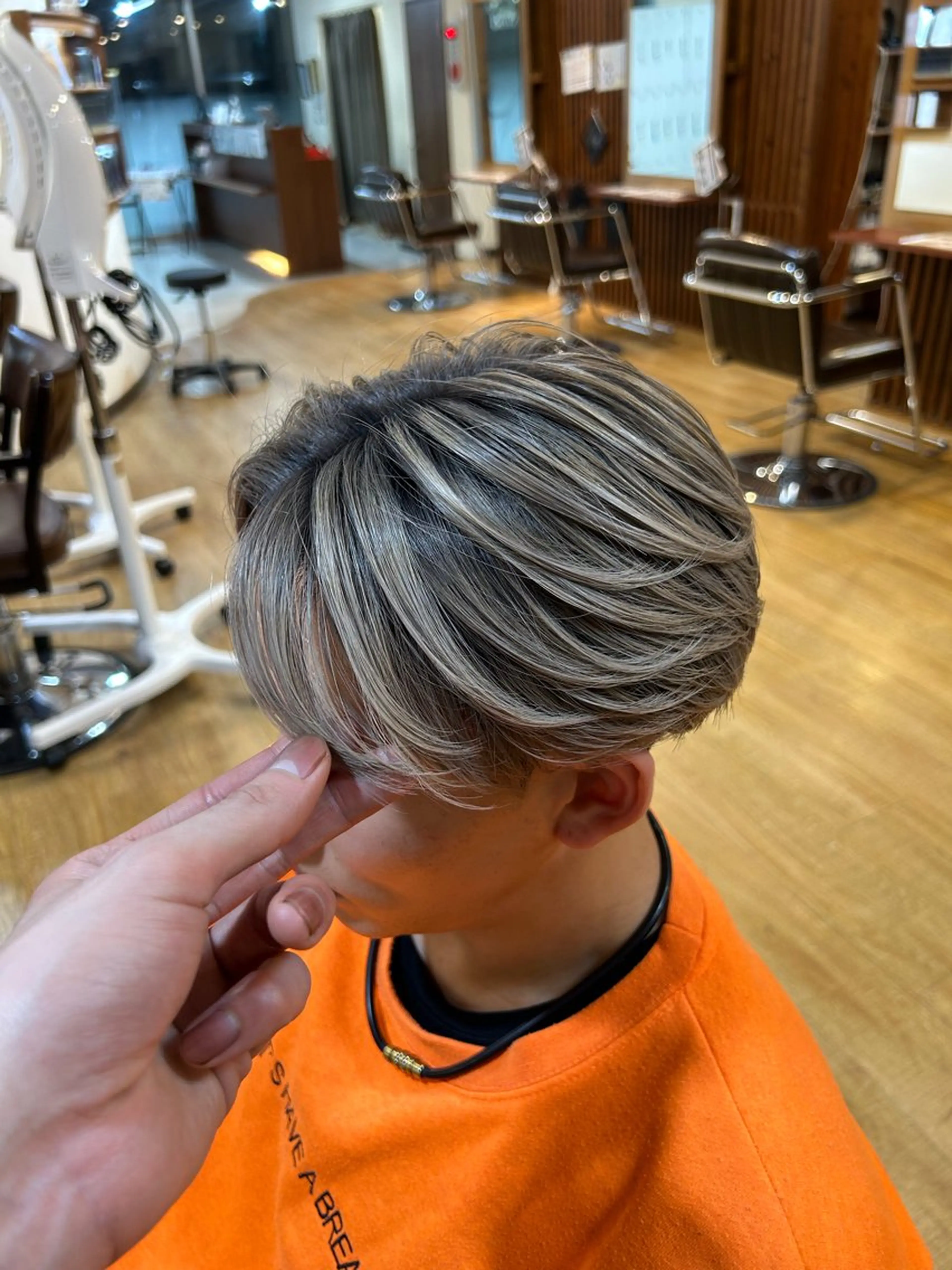 カラー メンズ 林 佑哉のヘアスタイル