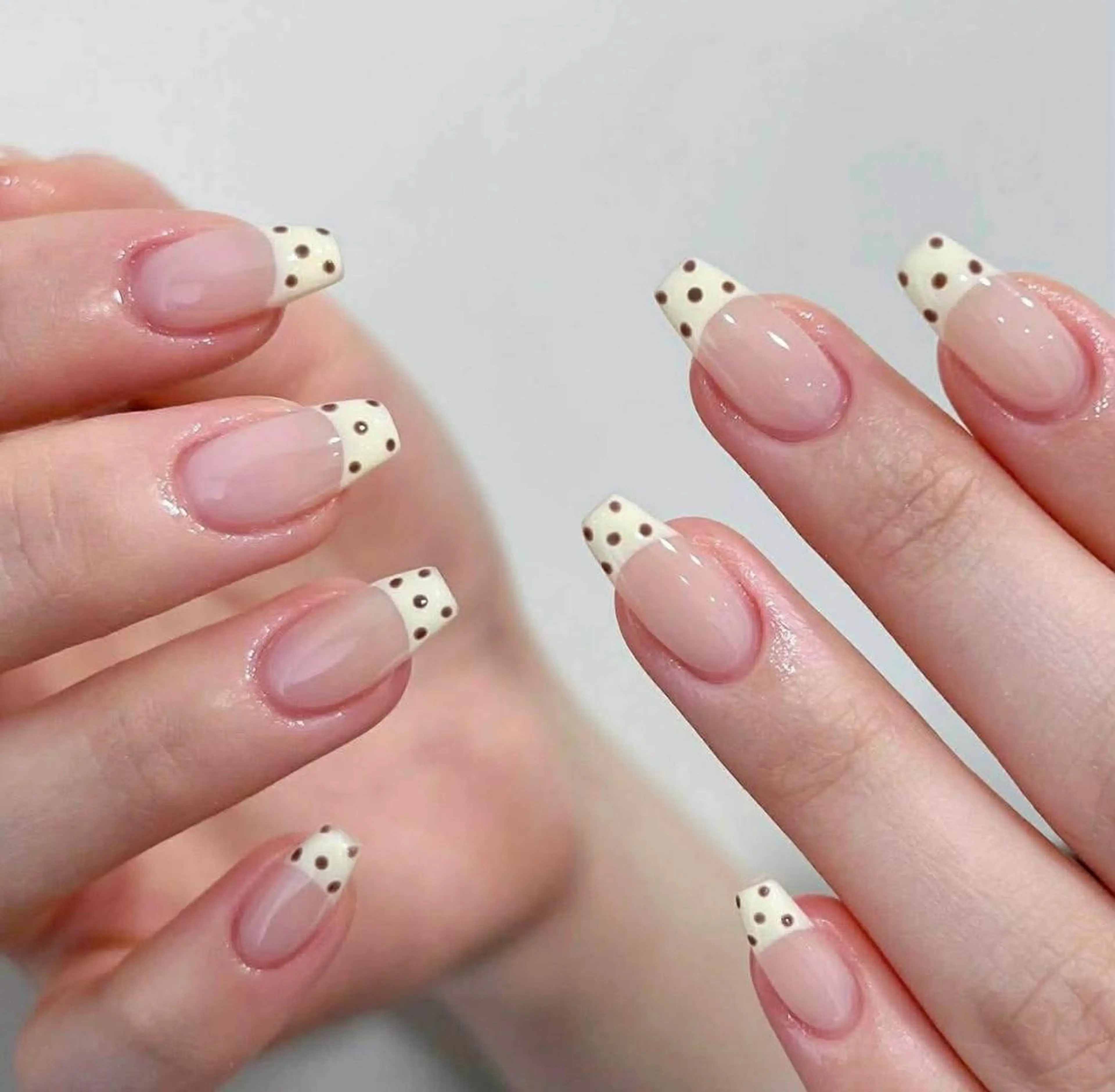 ロング パーマ 韓国風ヘア ニュアンスパーマ ハンドネイル Bling Salonのネイルデザイン