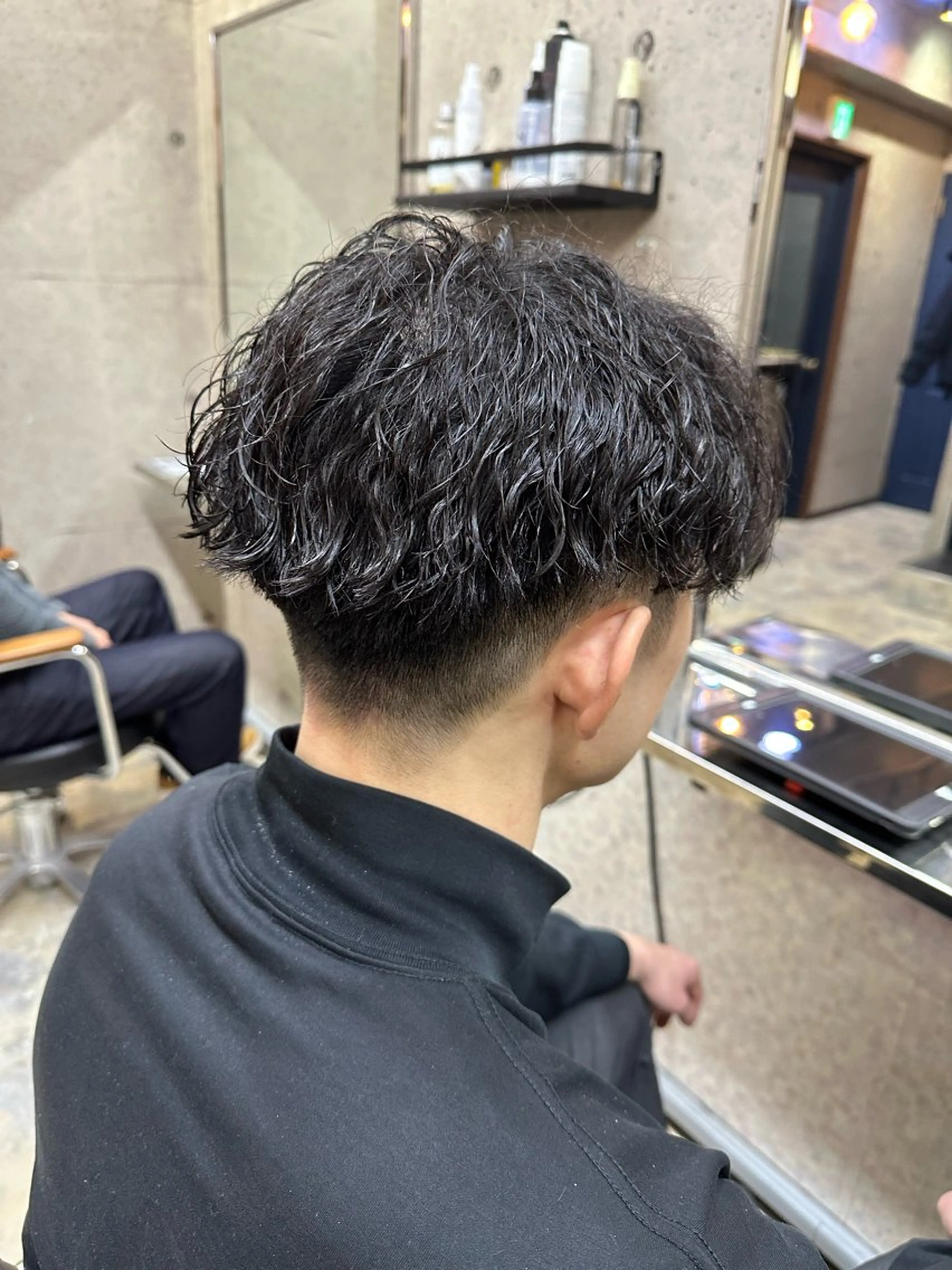 ショート パーマ メンズ メンズパーマ メンズツイストパーマ 波巻きパーマ ツイストパーマ パーマ 💎メンズパーマ特化 🥇メンズのプロのヘアスタイル