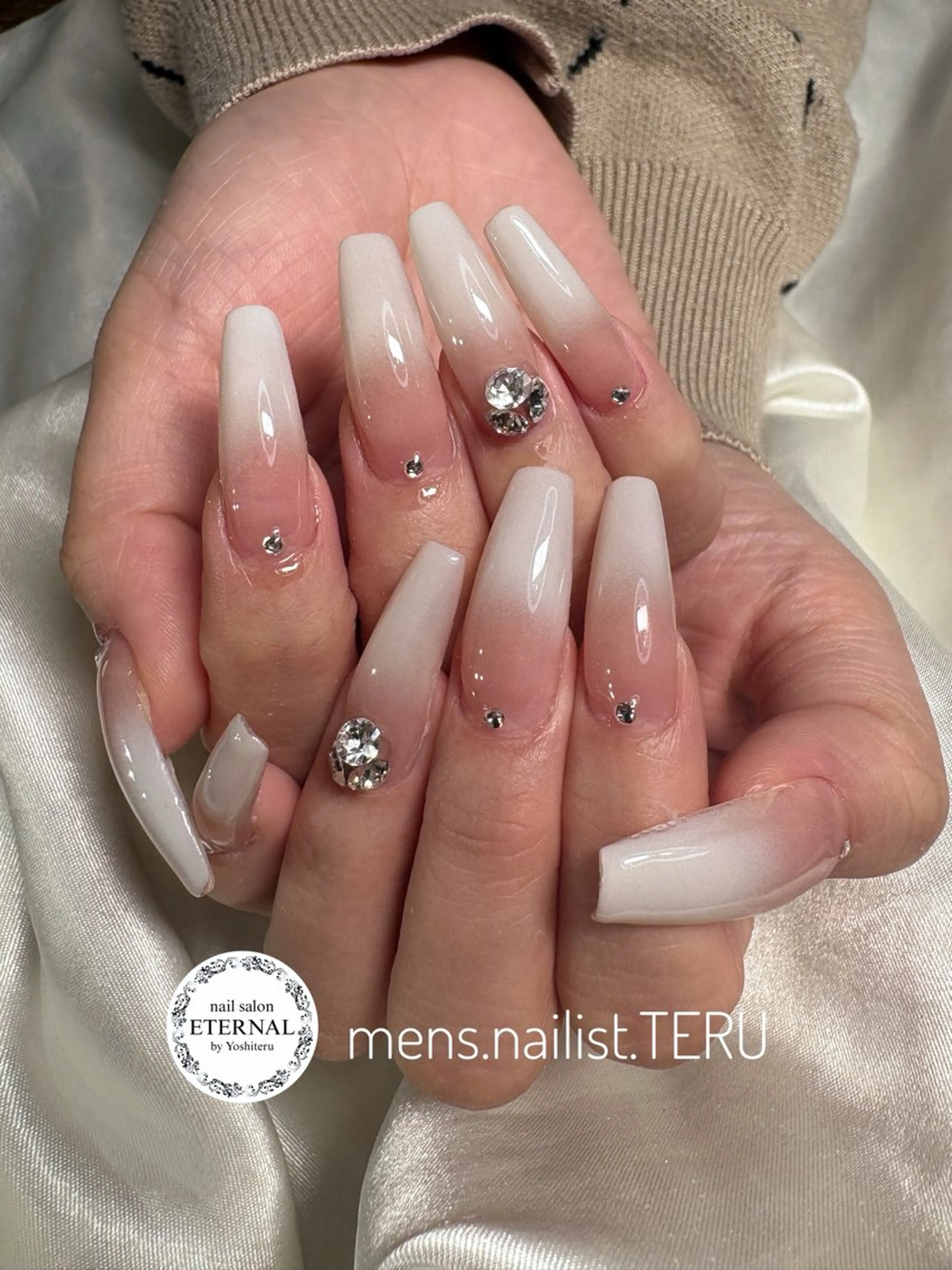 ネイル グラデーション メンズネイル ホワイト nail salon ETERNAL所属・nailsalon ETERNALのネイルデザイン