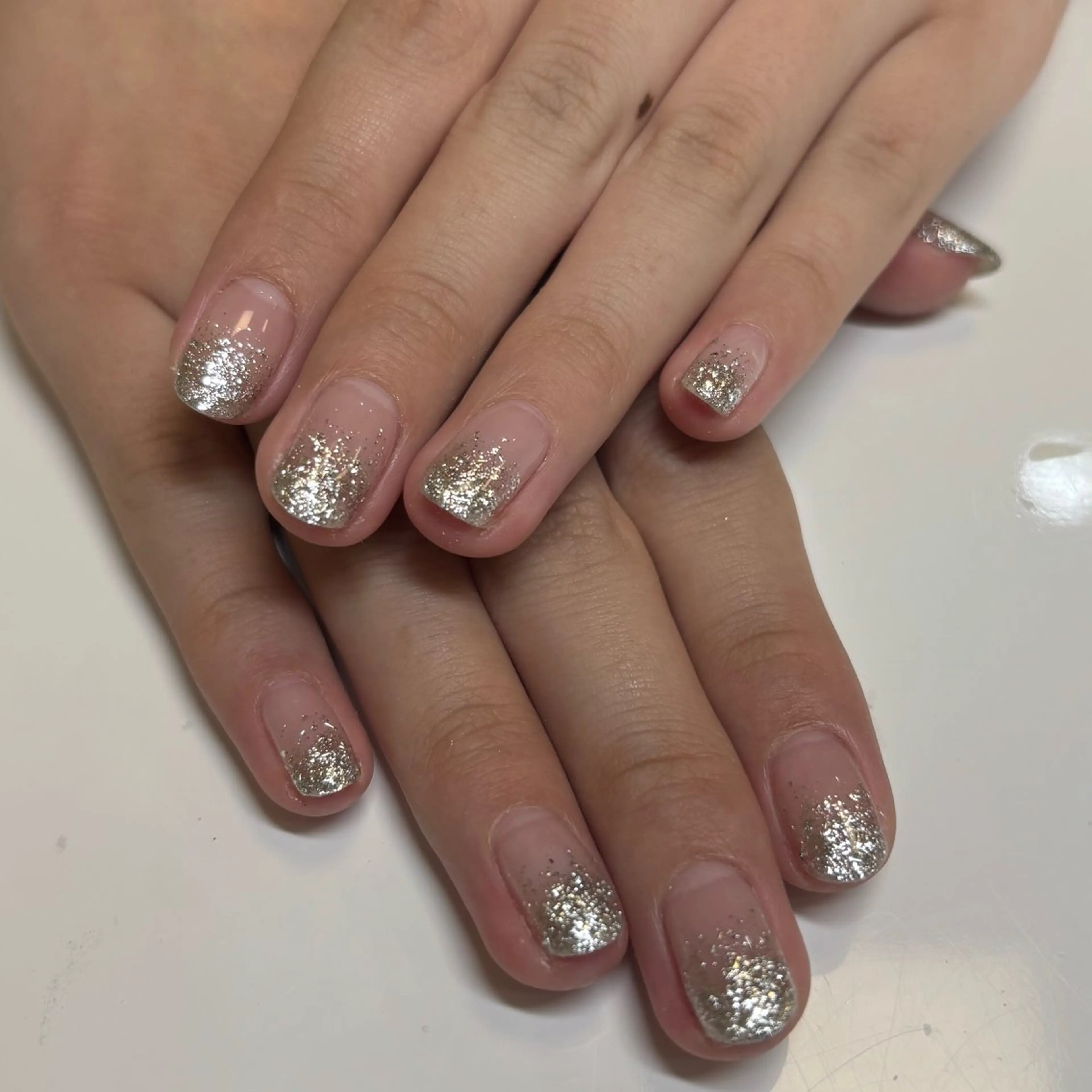 ネイル グラデーション ラメ(グリッター) ラメグラデーション 周管 冴英のネイルデザイン