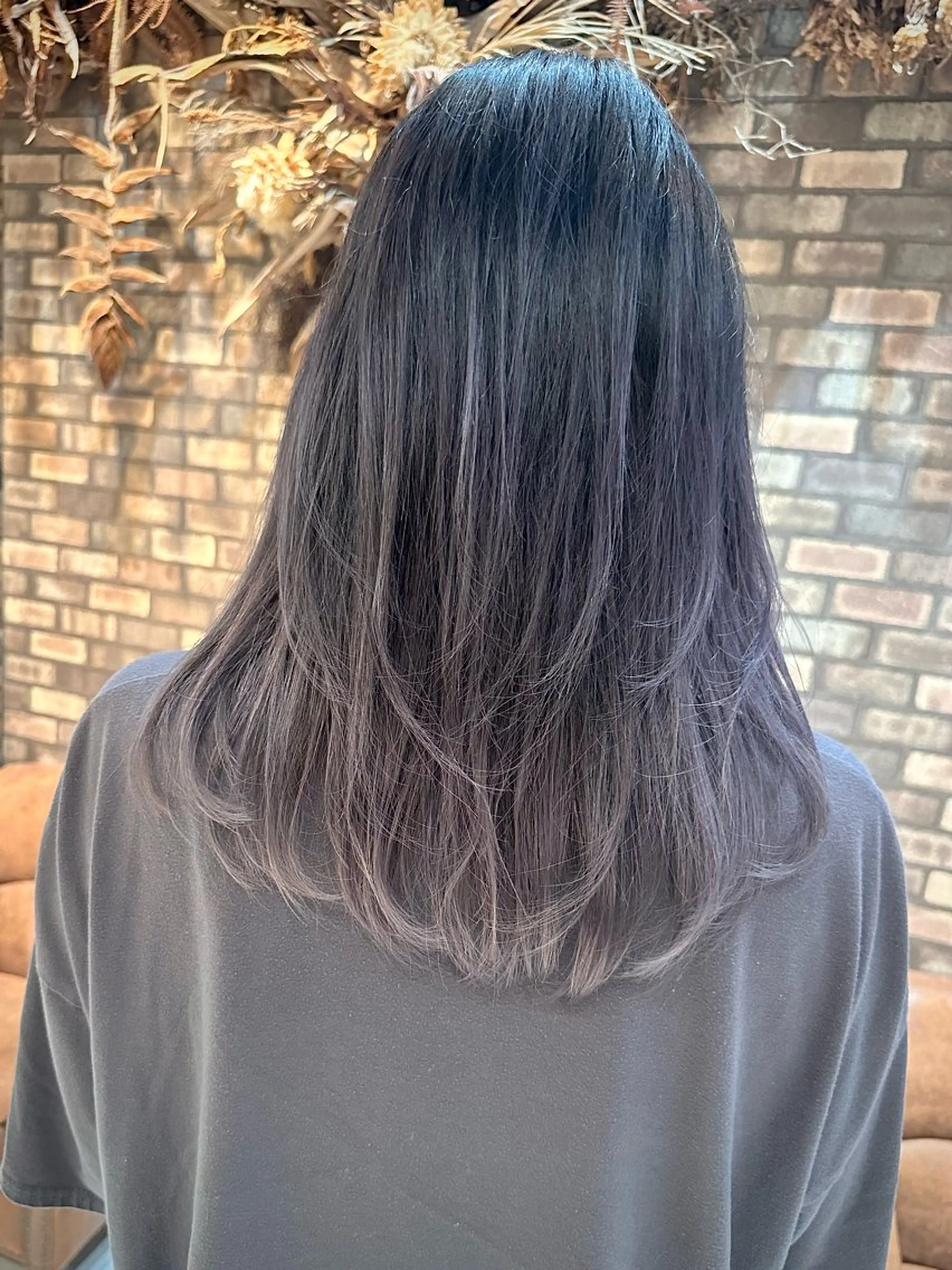 セミロング レイヤーカット ヘアカラー 🔷ブリーチバレイヤ ージュ🔷飯野達也のヘアスタイル