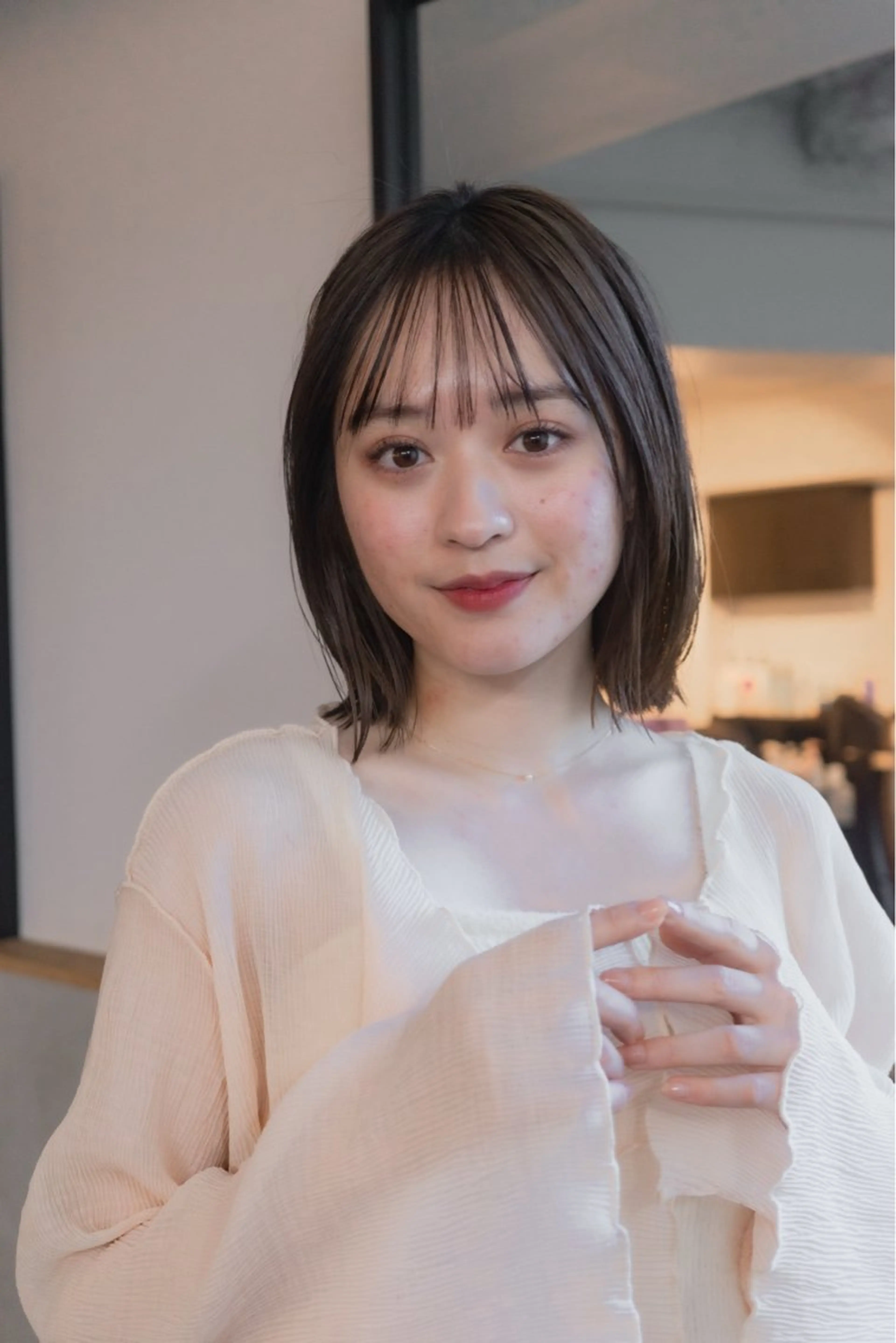 ミディアム カラー カット ヘアカラー トリートメント 切りっぱなしボブ レイヤー/縮毛矯正のヘアスタイル