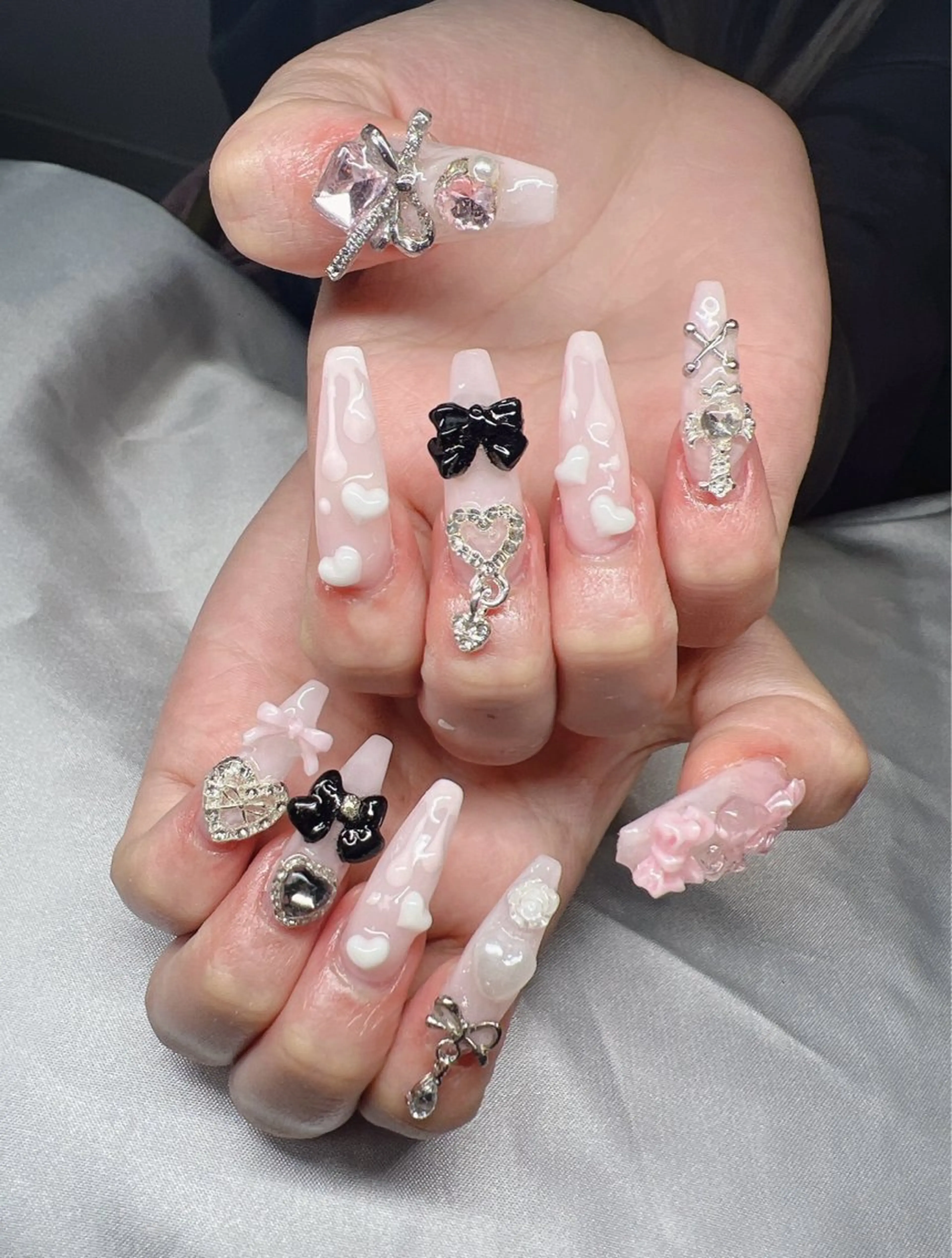 ネイル 長さ出し グラデーション 卒業式 キラキラネイル マグネットネイル Lee Nailsのネイルデザイン