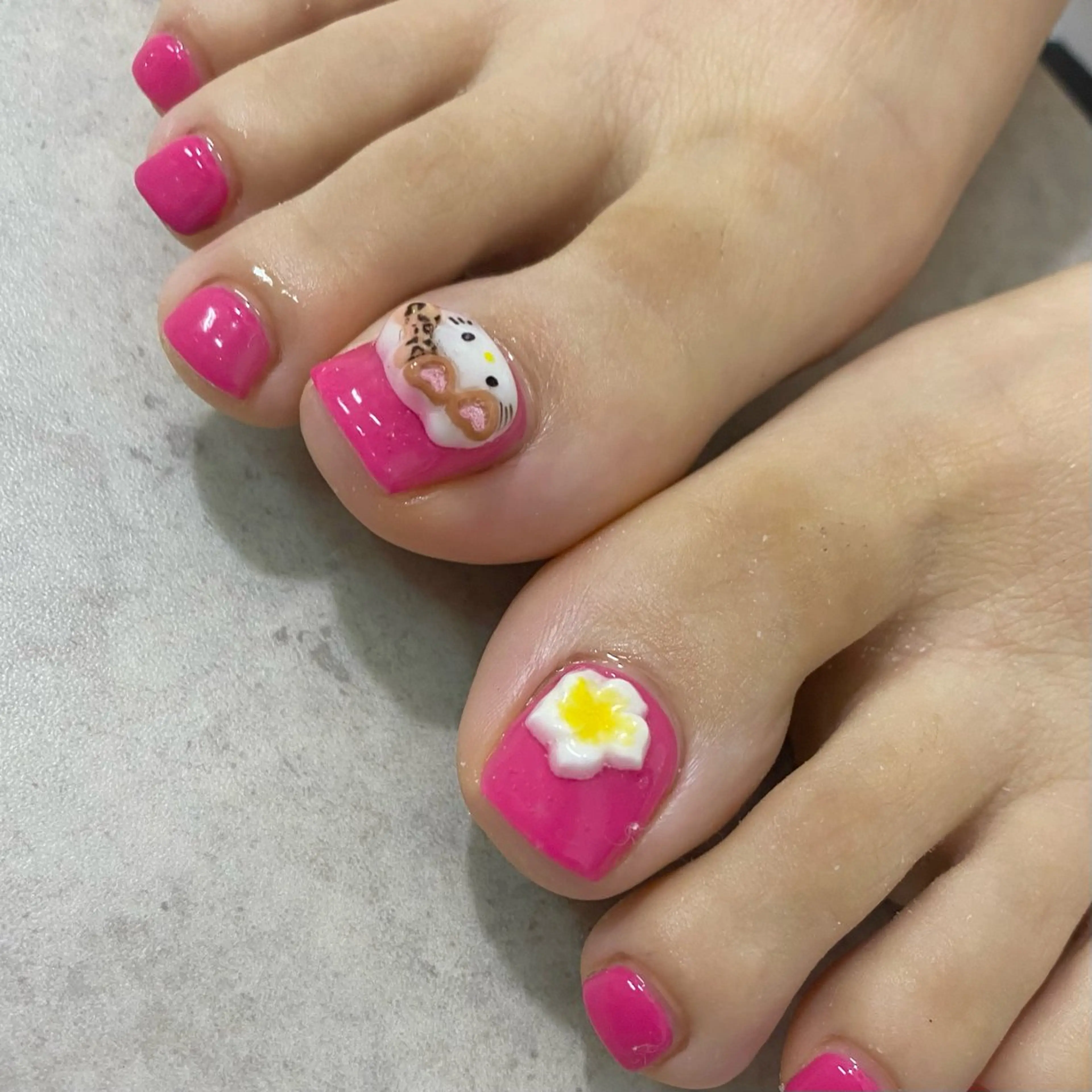 ネイル フットネイル 🫧RaLa ⭐︎AYAKA🫧のネイルデザイン