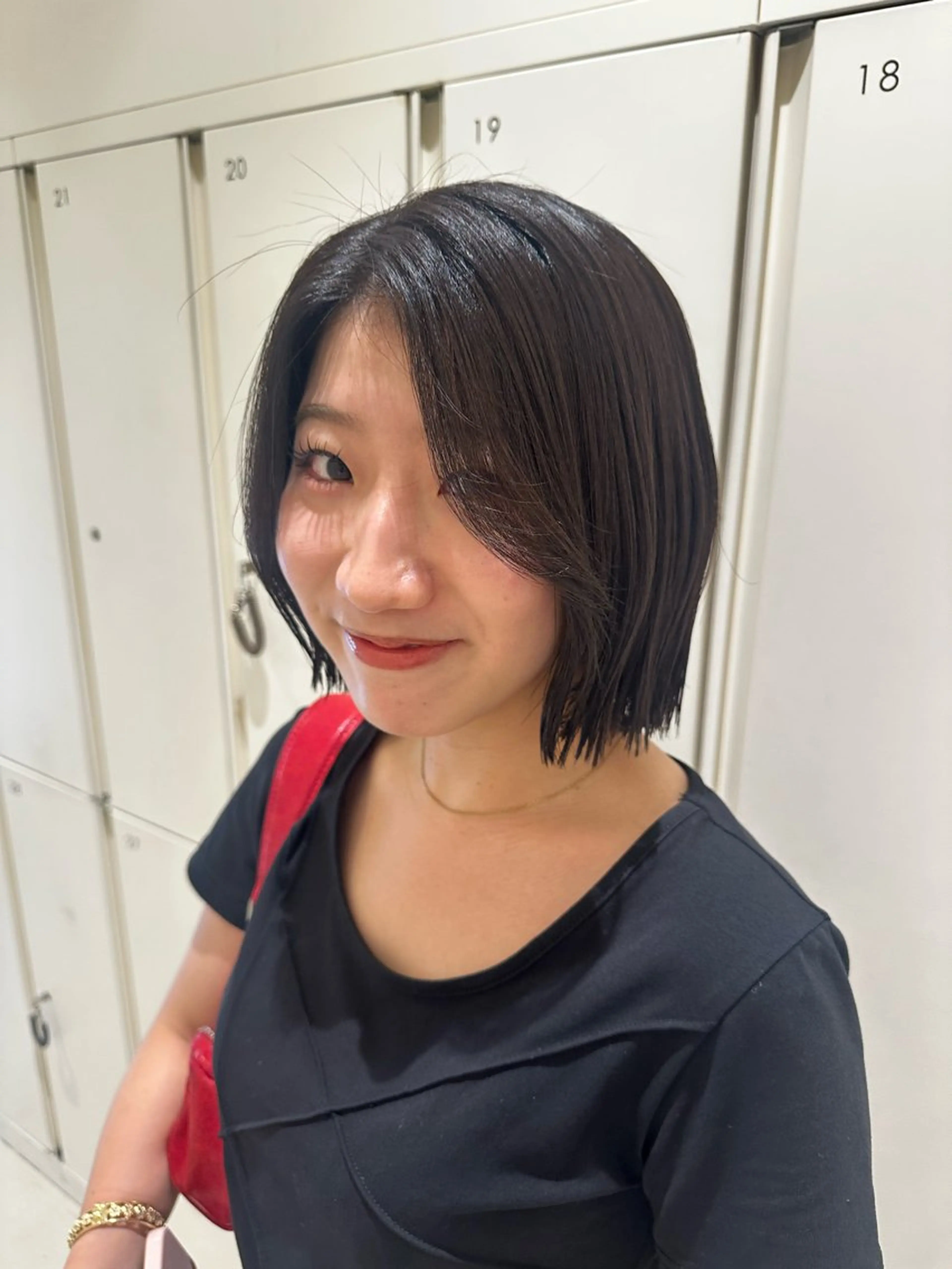 ショート カラー ヘアアレンジ タイトボブ個性派カラ ーAKANEのヘアスタイル