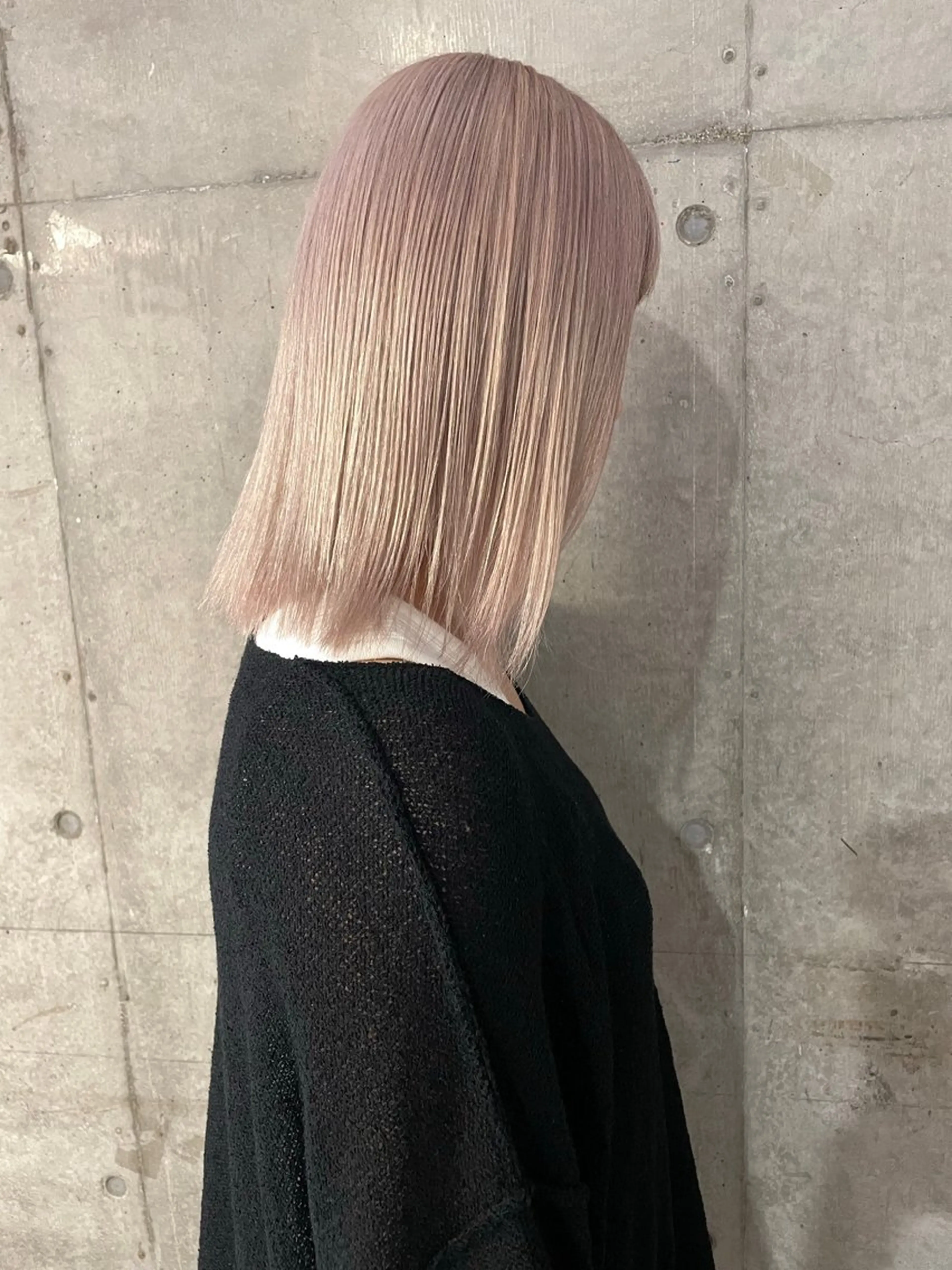 ミディアム カラー ベージュカラー ブリーチ ハイトーンカラー ハイトーンベージュ カット ヘアカラー ハイトーン/韓国ヘア /艶髪  CHIYOのヘアスタイル