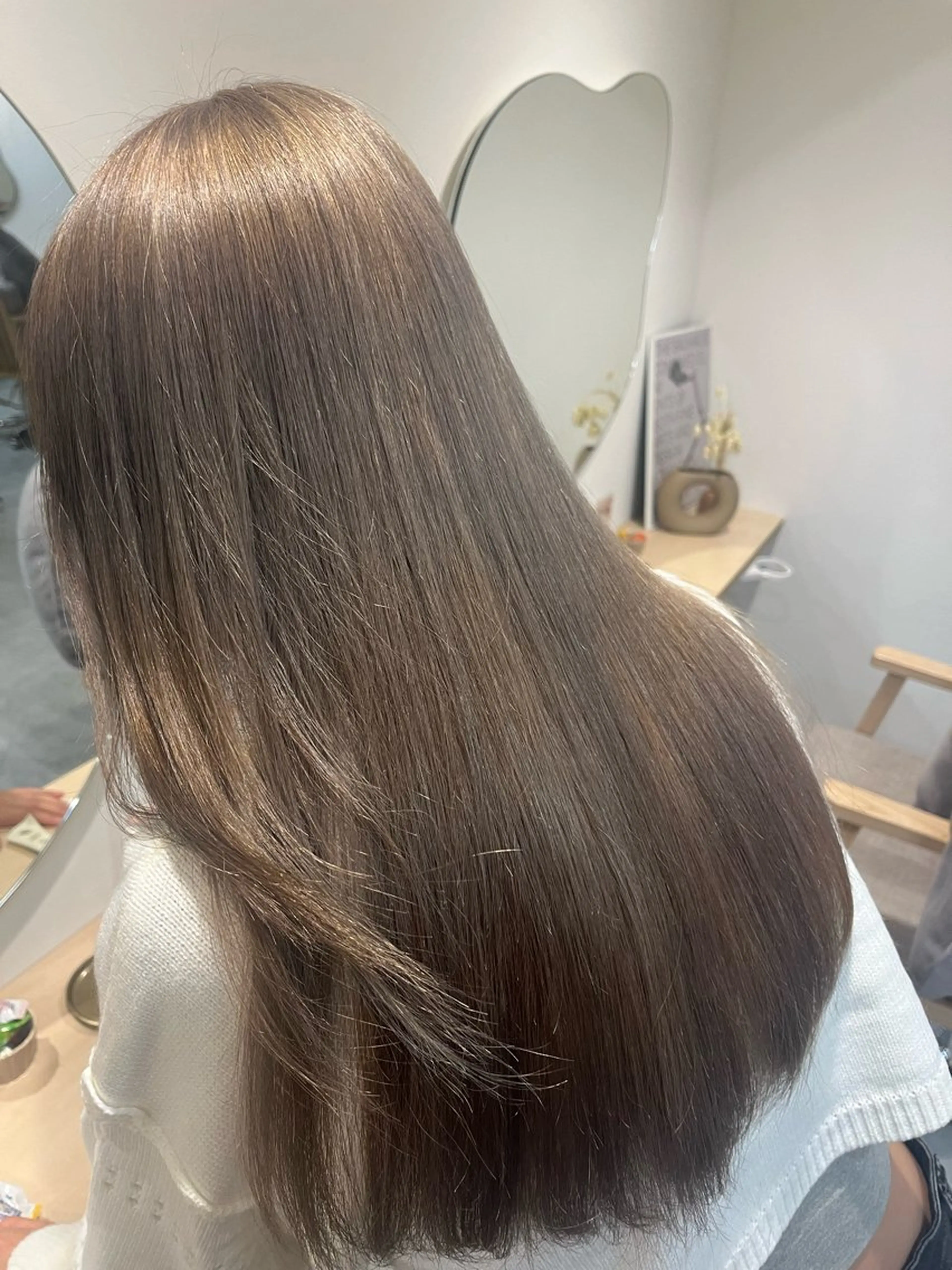 ロング カット ヘアカラー トリートメント 山口 愛結のヘアスタイル