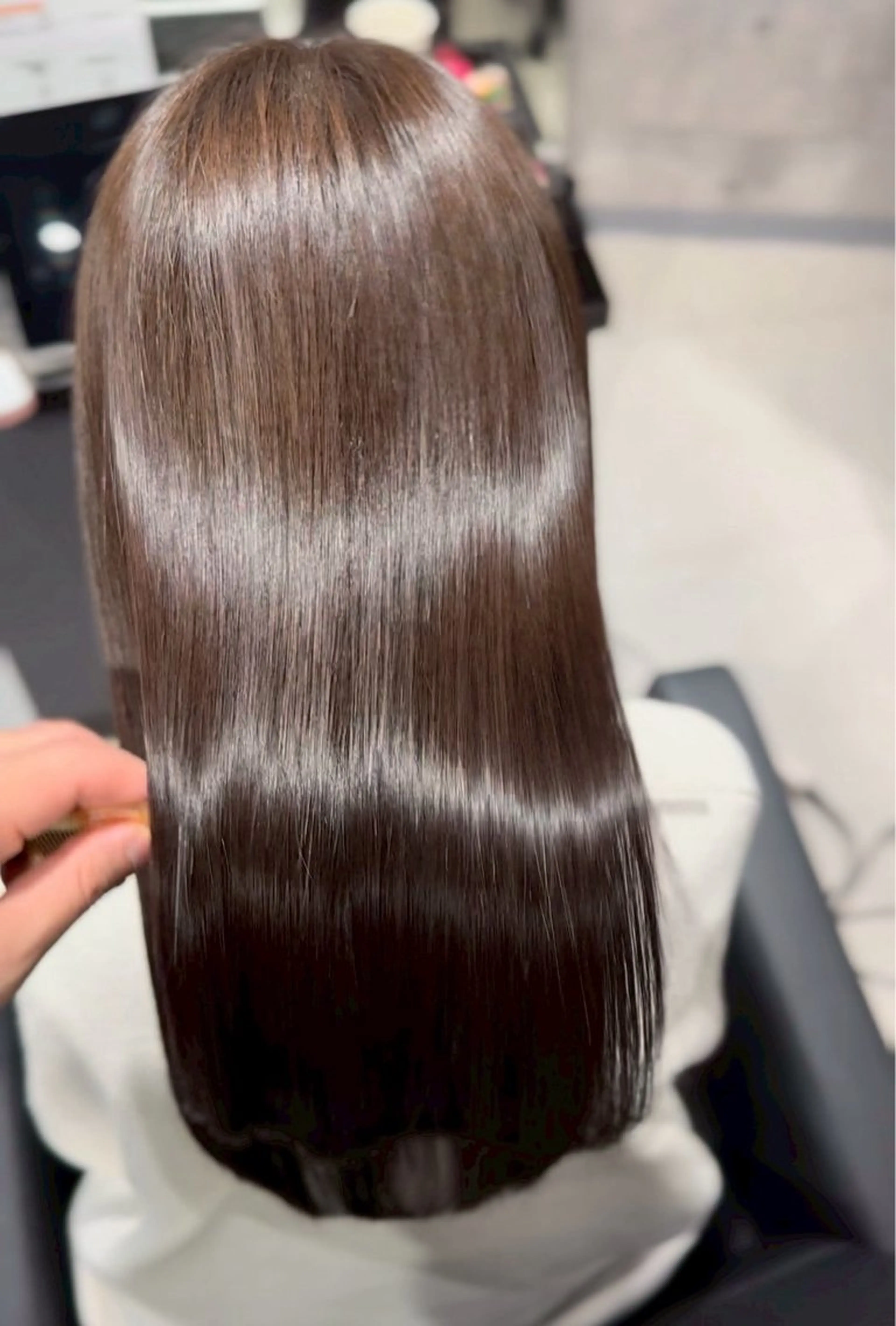 セミロング カット ヘアカラー トリートメント RAISE by_WHITEのヘアスタイル