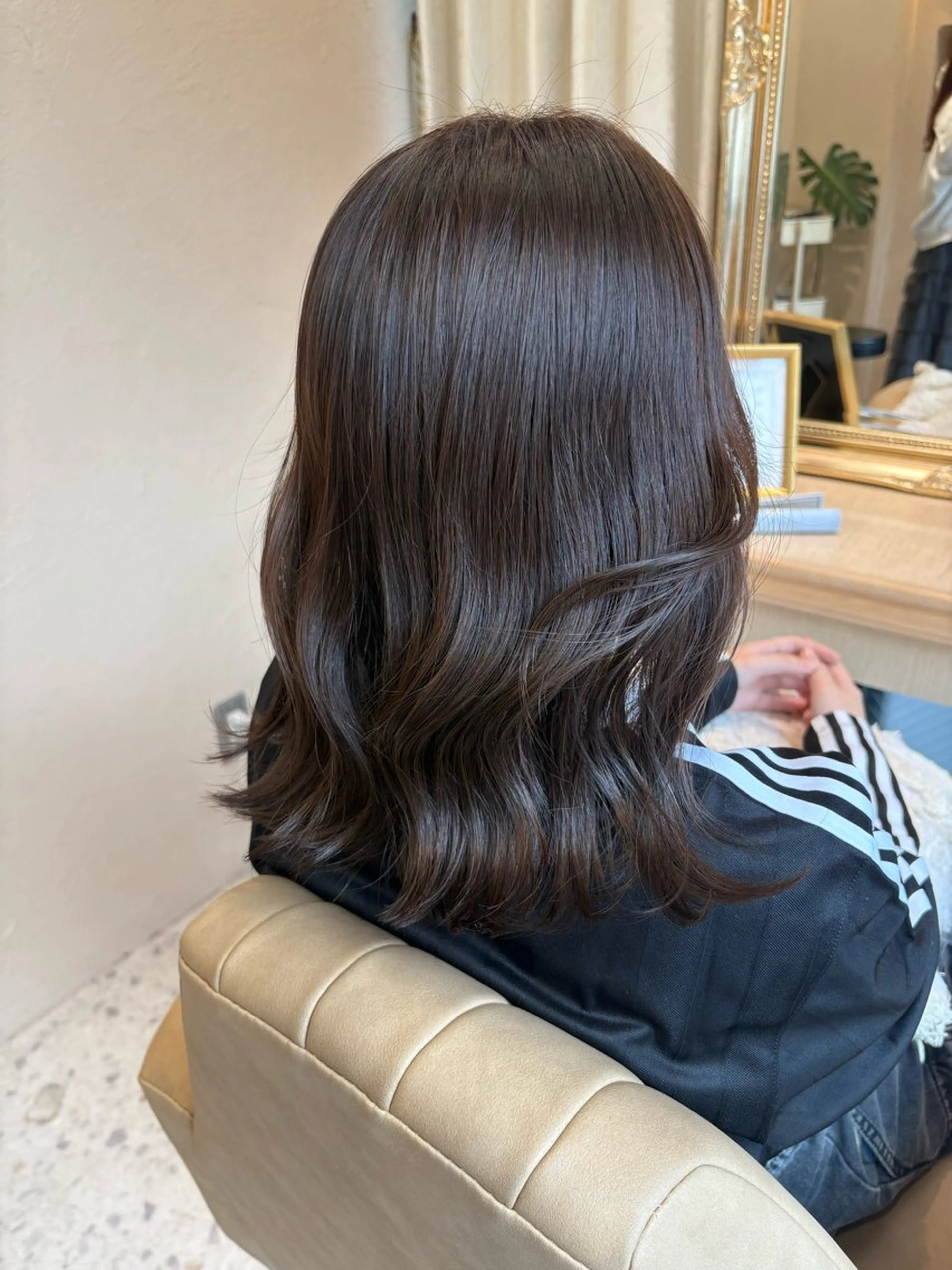 ミディアム カット ヘアカラー トリートメント Kanami/韓国風 /艶カラーのヘアスタイル