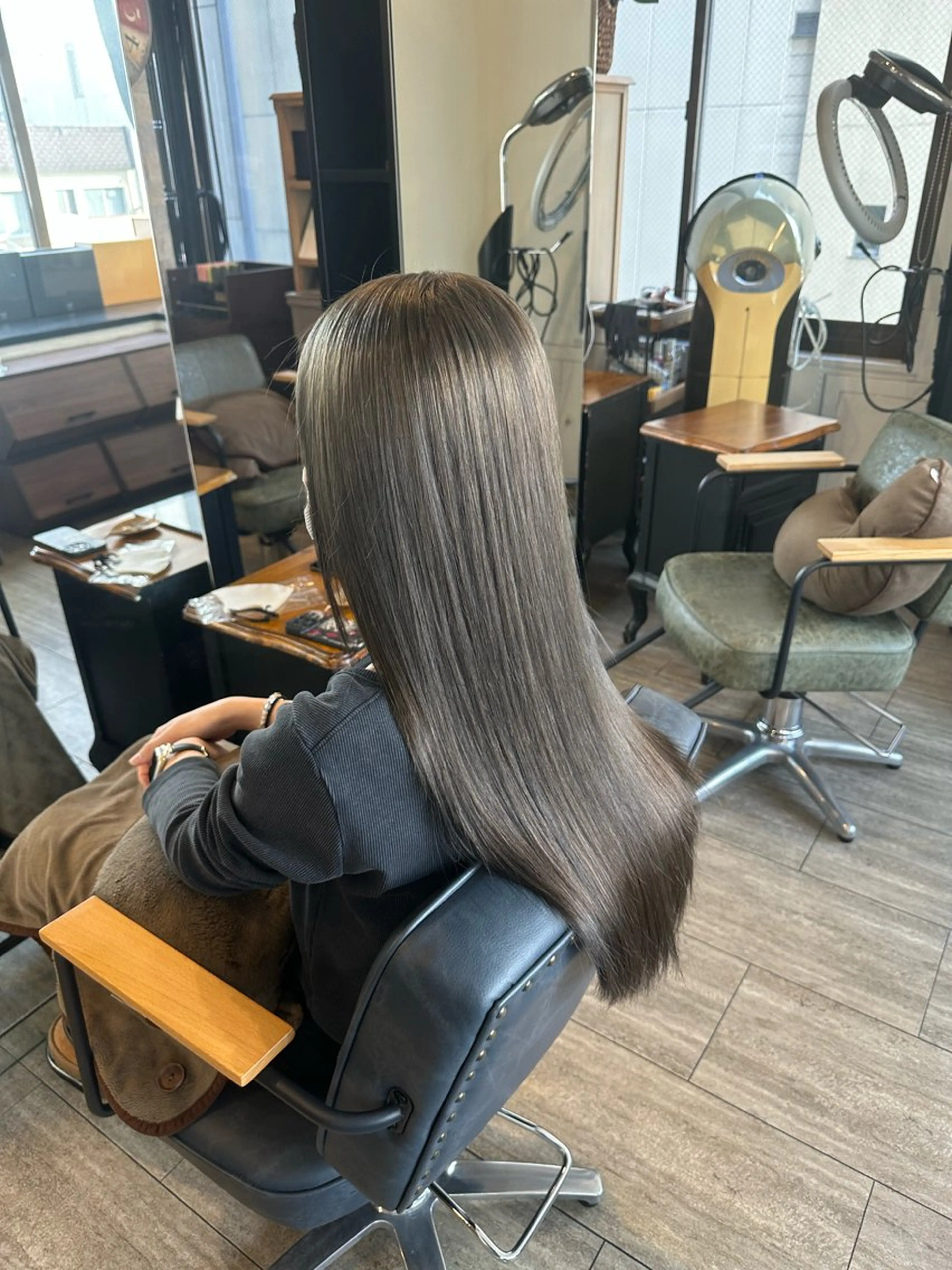 ロング カラー ブリーチ 透明感カラー ダブルカラー _ cocona.🎀のヘアスタイル