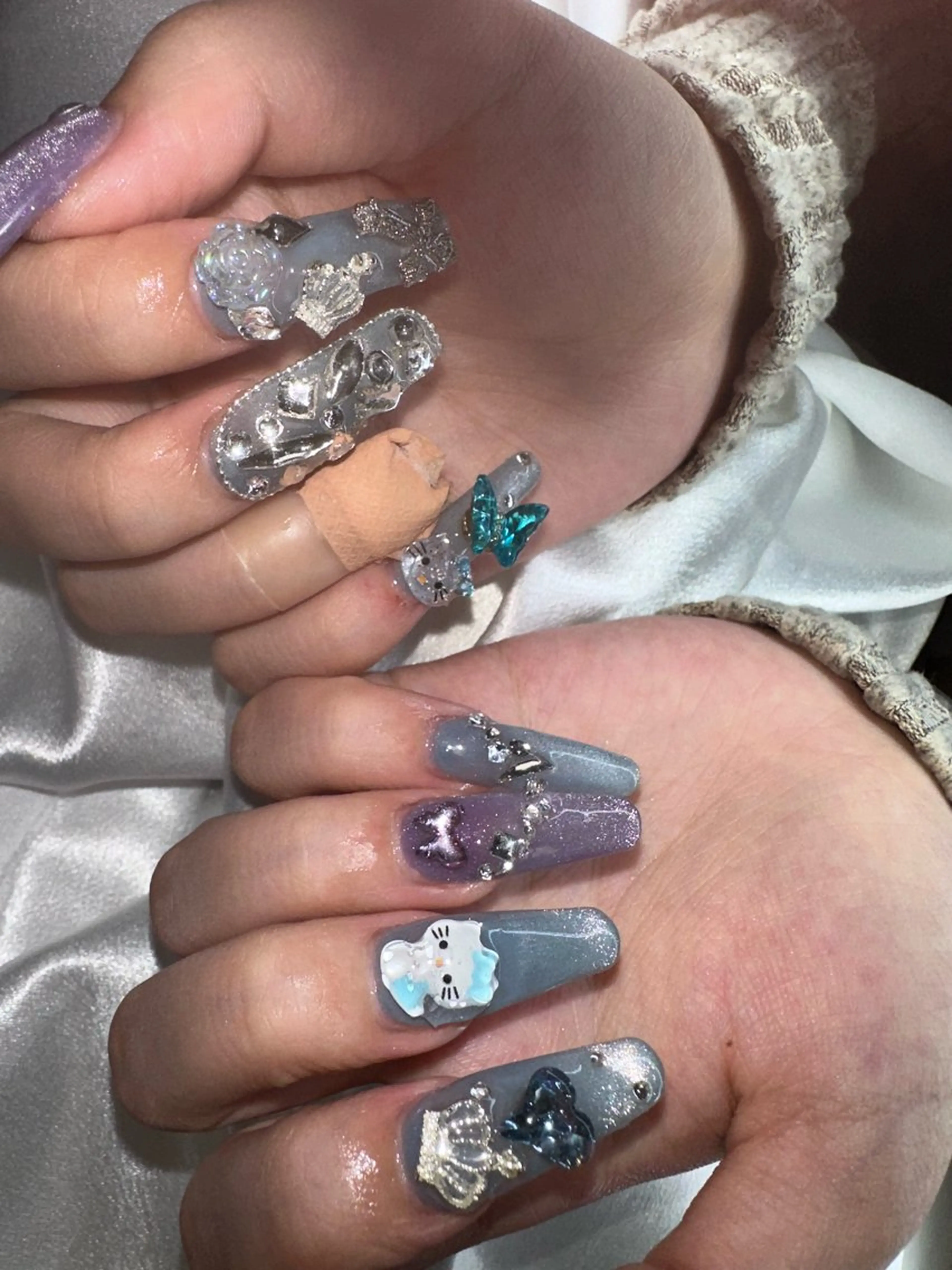 セミロング ハンドネイル YOKOSUKA🧸 NAIL🌿🫧💛のネイルデザイン