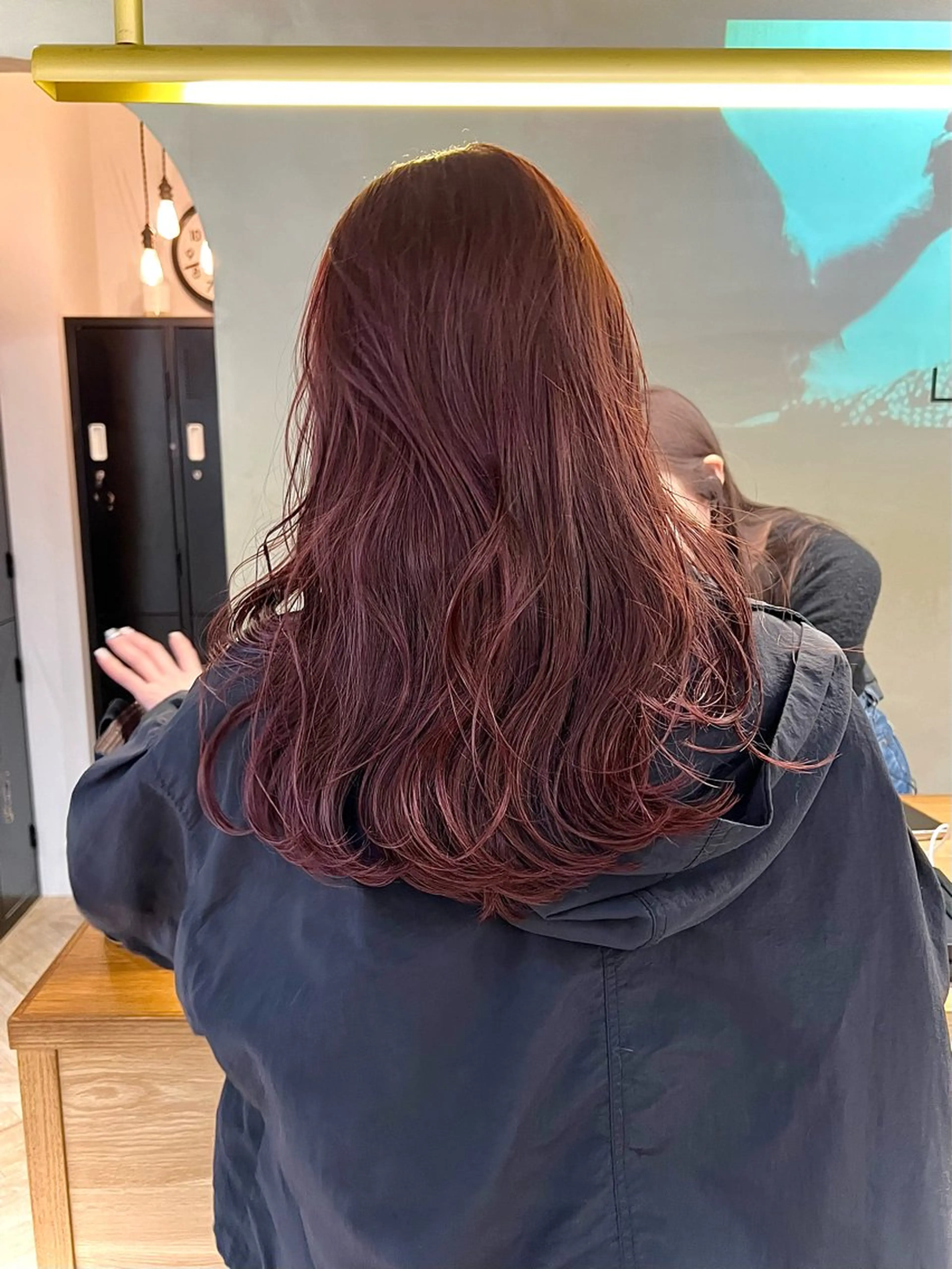 ロング ハッシュカット 髪質改善 レイヤーカット カット ヘアカラー トリートメント 似合わせレイヤー ＆透明感カラーのヘアスタイル