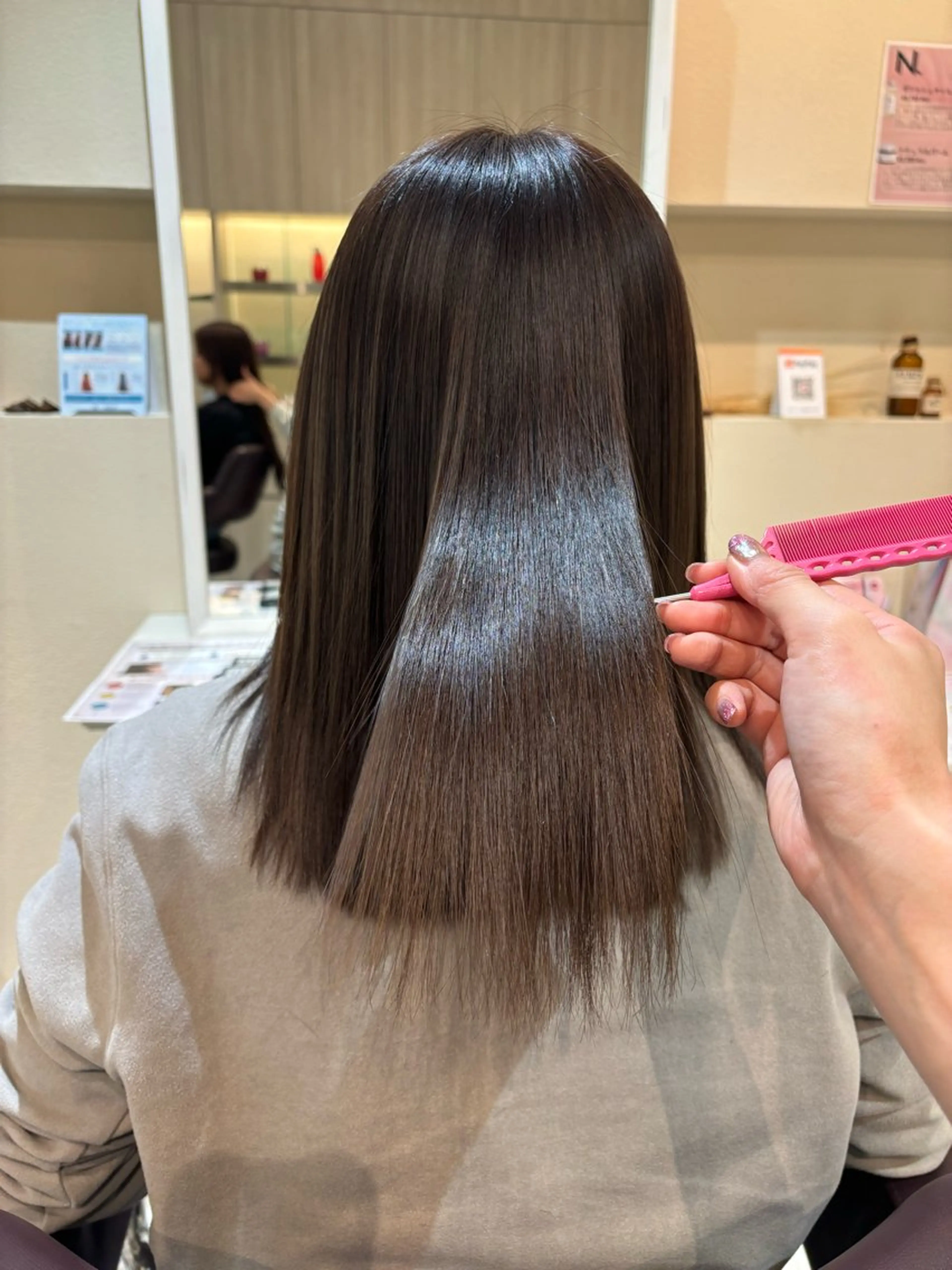ミディアム カラー ブリーチ 透明感カラー ダブルカラー グレージュ 髪質改善 ヘアカラー トリートメント SALOWIN名古屋栄店所属・Yuuki🌷名古屋 栄 カラー/ボブのヘアスタイル