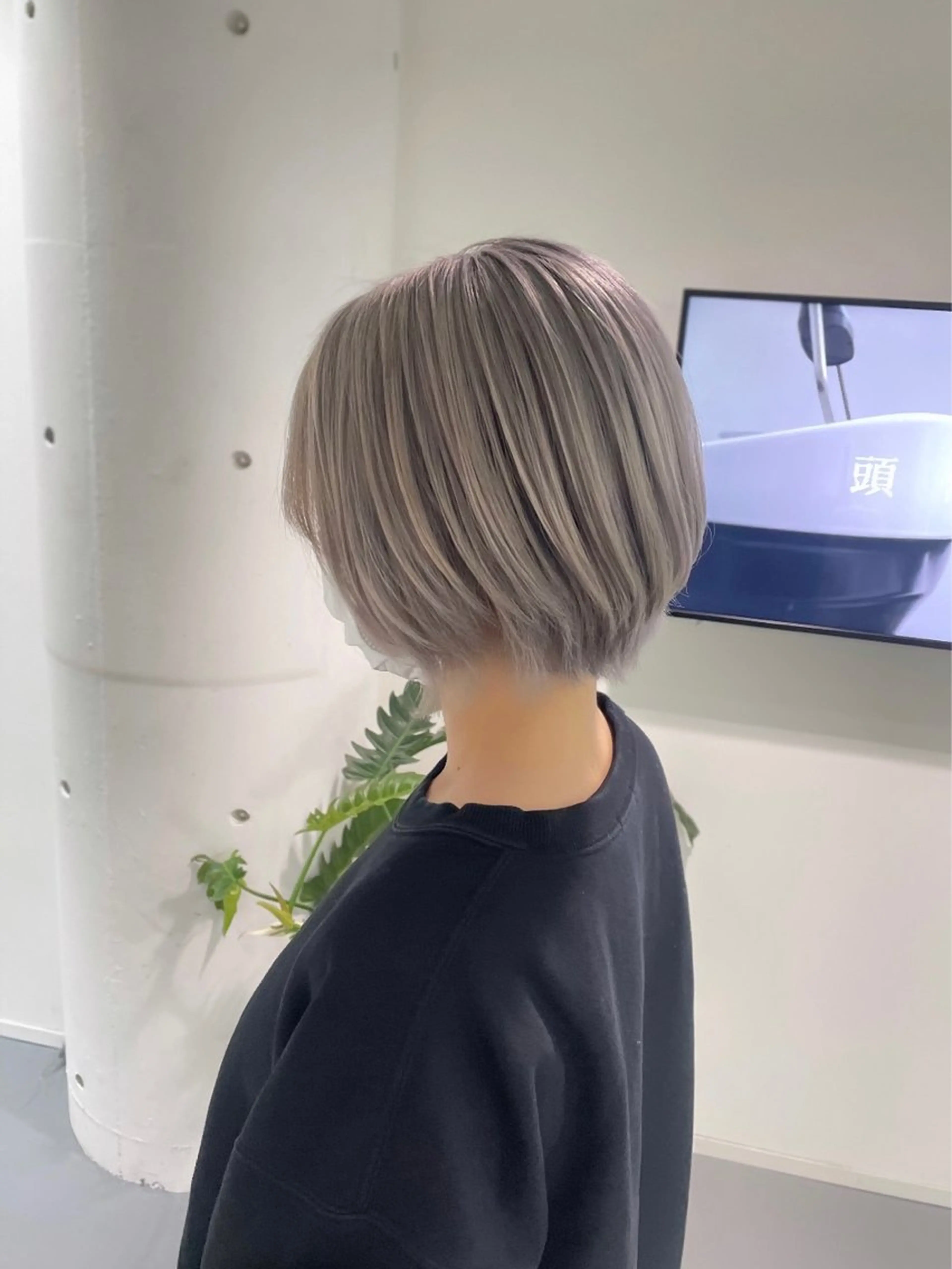 ショート ヘアカラー 西山祐生/ハイトーン /ケアブリーチ/艶髪のヘアスタイル