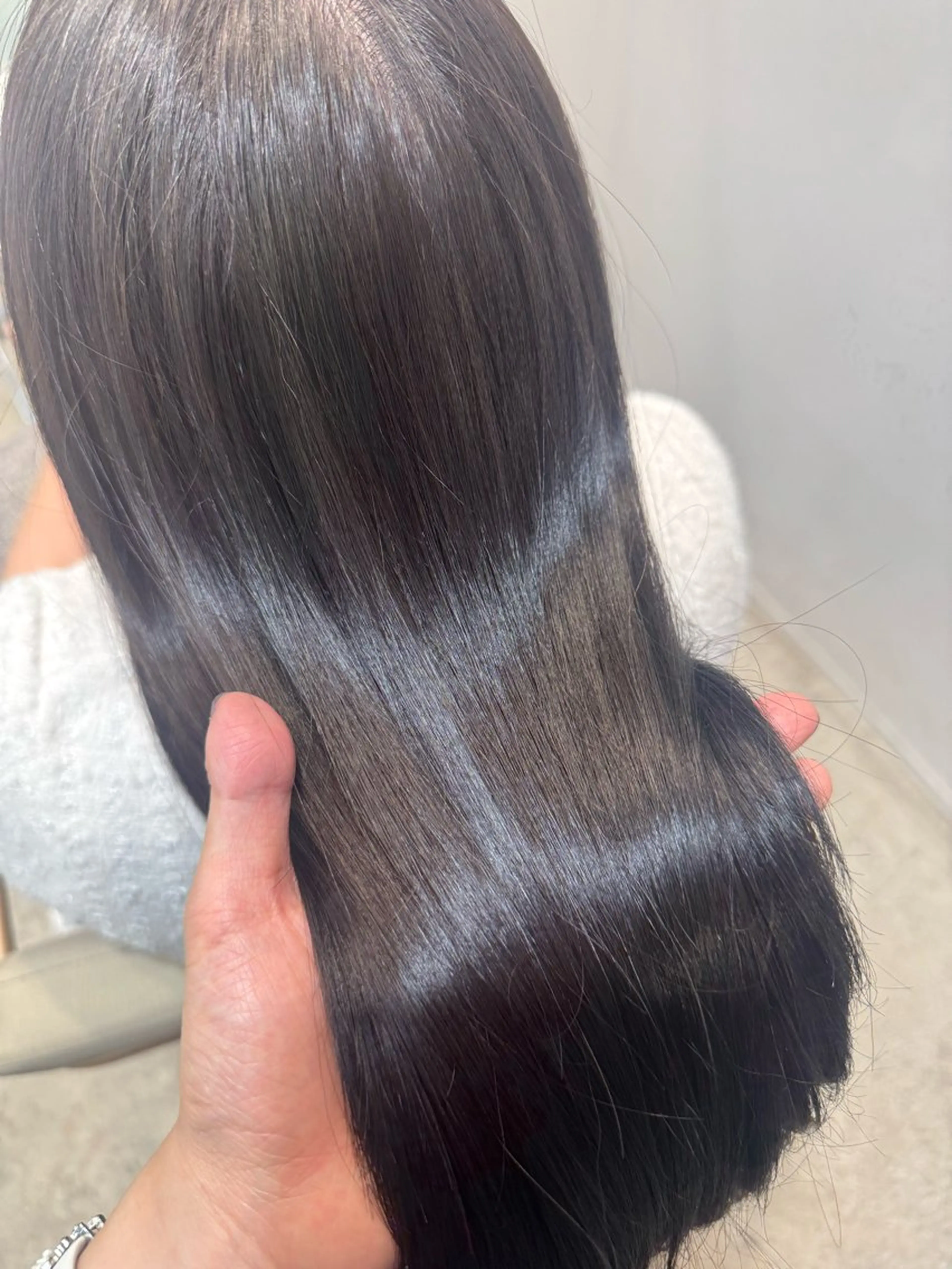 ロング Ence 銀座所属・透明感カラー／ 縮毛矯正／まりなのヘアスタイル