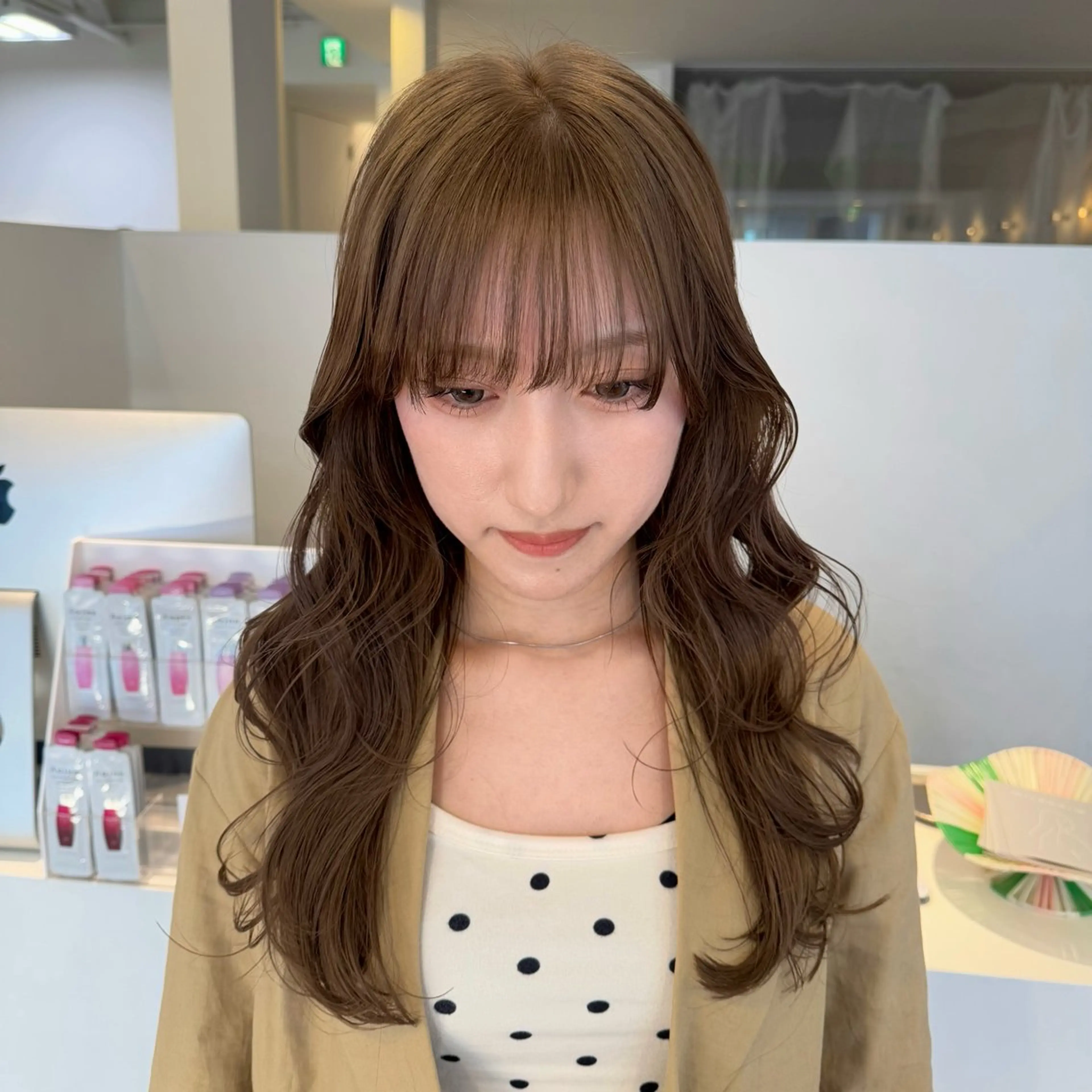 ロング カラー ベージュカラー ブリーチ ダブルカラー インナーカラー ミルクティーベージュ カット ヘアカラー トリートメント yard.長田 唯のヘアスタイル