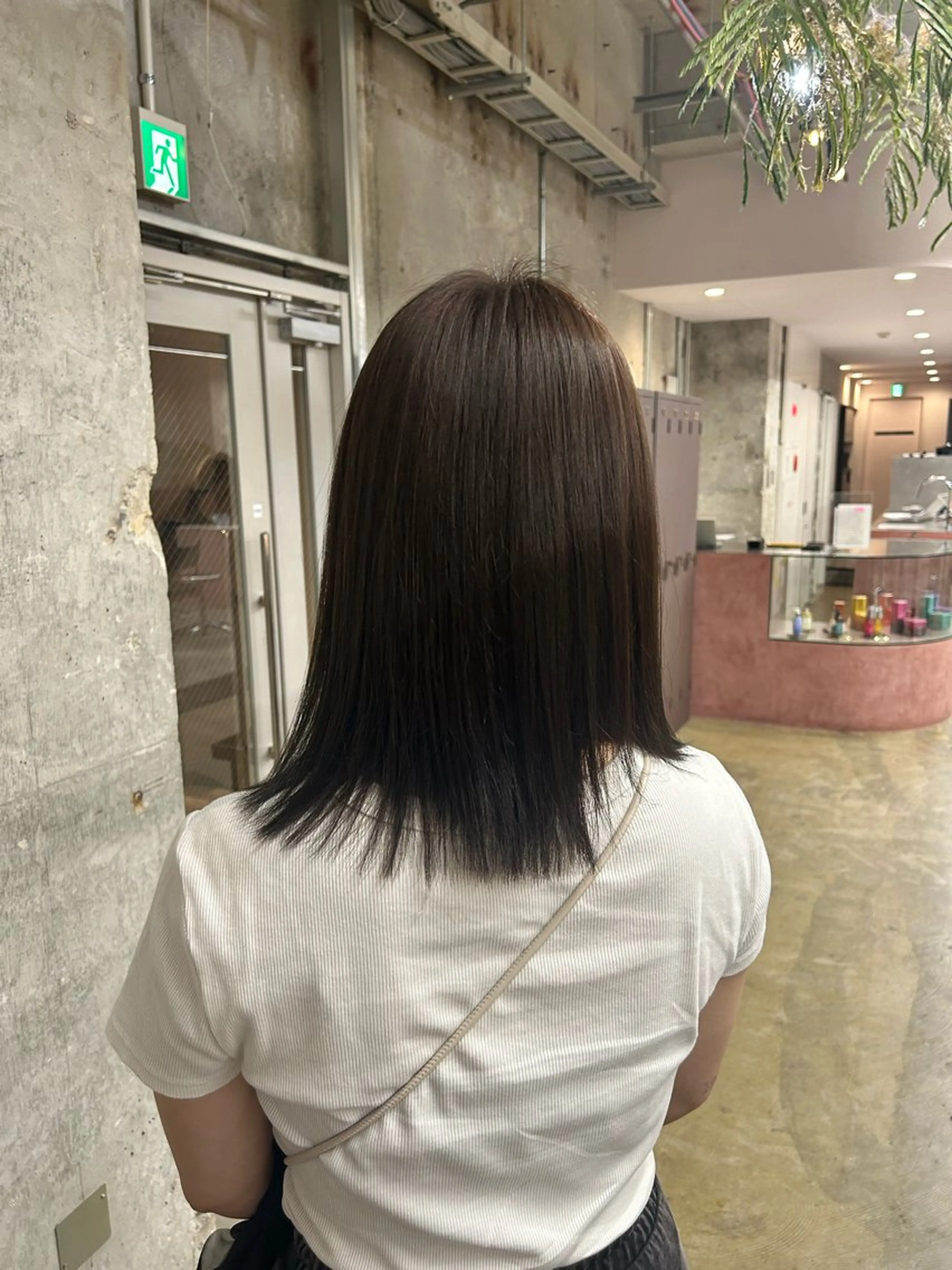 セミロング 松井ゆら/ 酸性ストレート/暖色のヘアスタイル