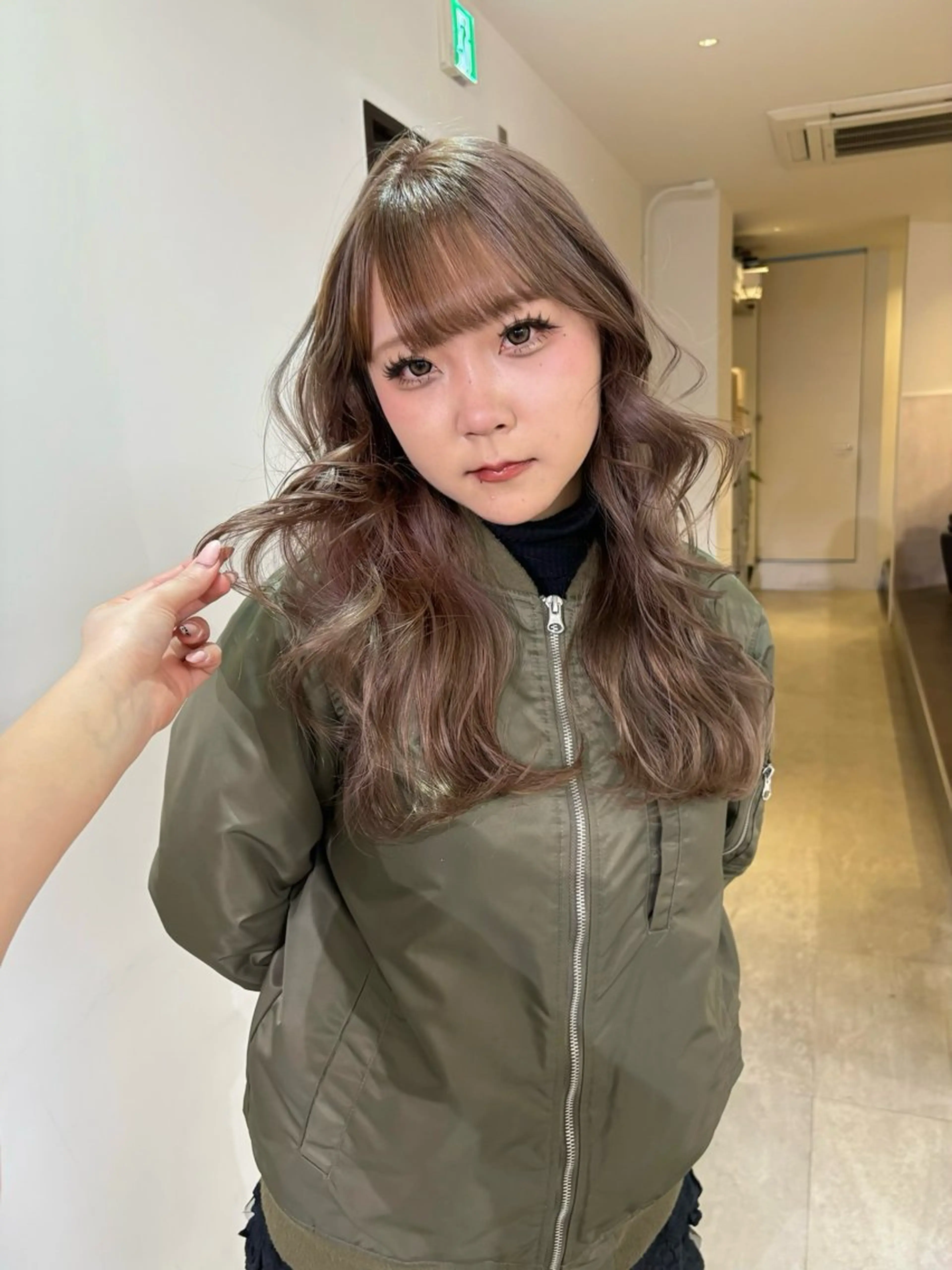 ロング カラー ベージュカラー ブリーチ ヘアカラー ユナ ボブカット /ベージュのヘアスタイル