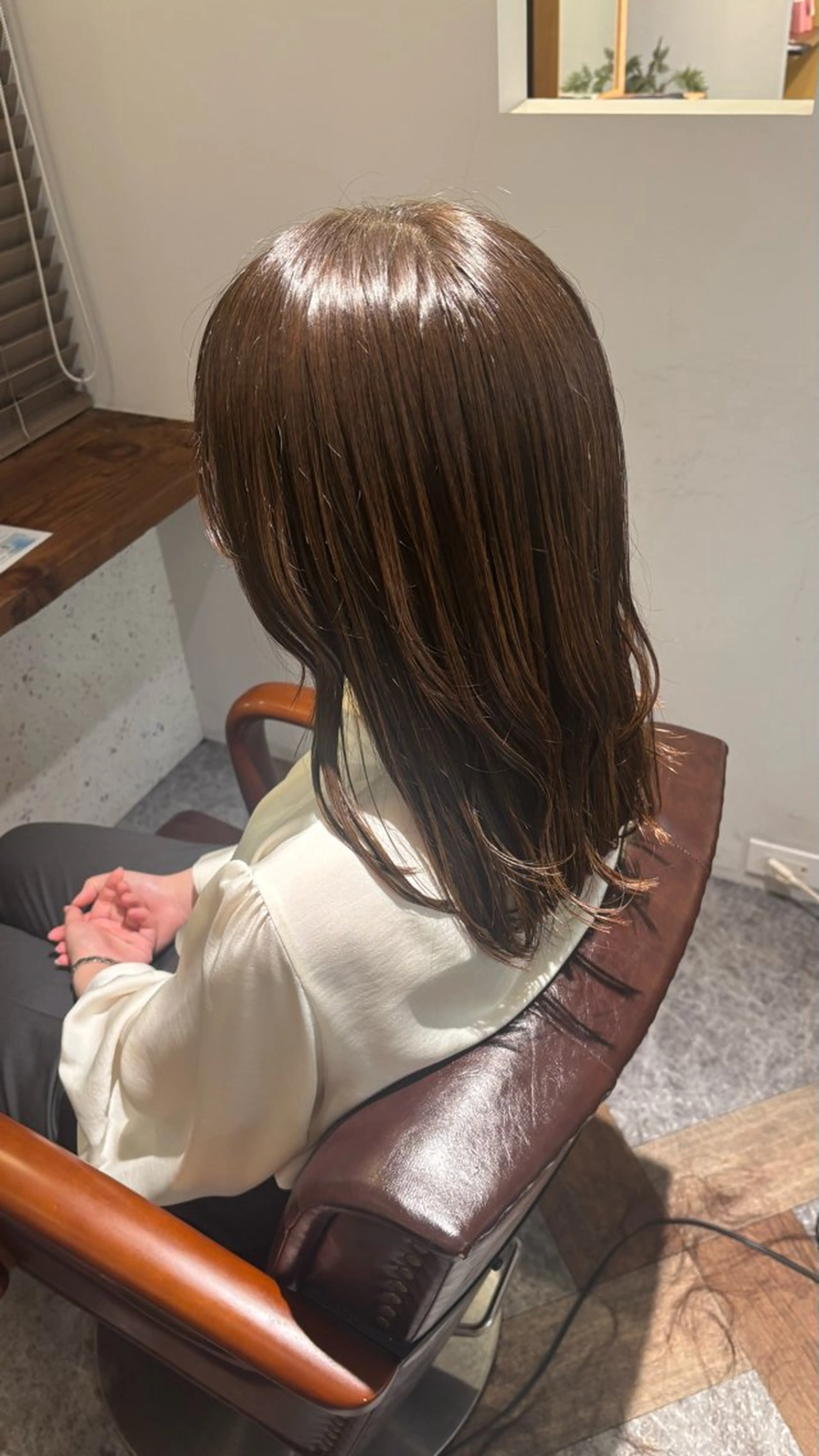 ロング カラー アディクシーカラー ベージュカラー オリーブベージュ 平出 千尋のヘアスタイル