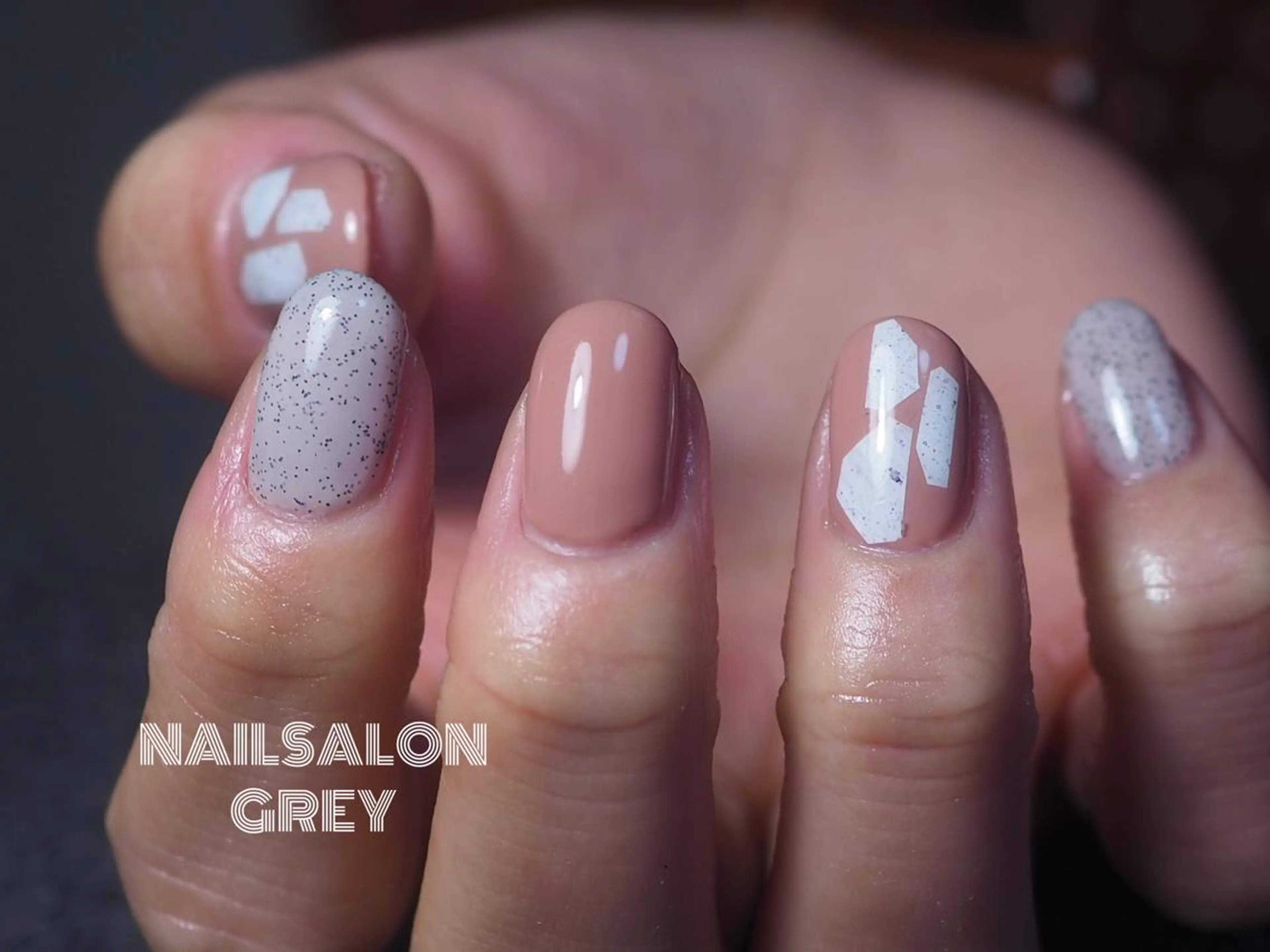 ネイル 【GREY】 TAIRAのネイルデザイン