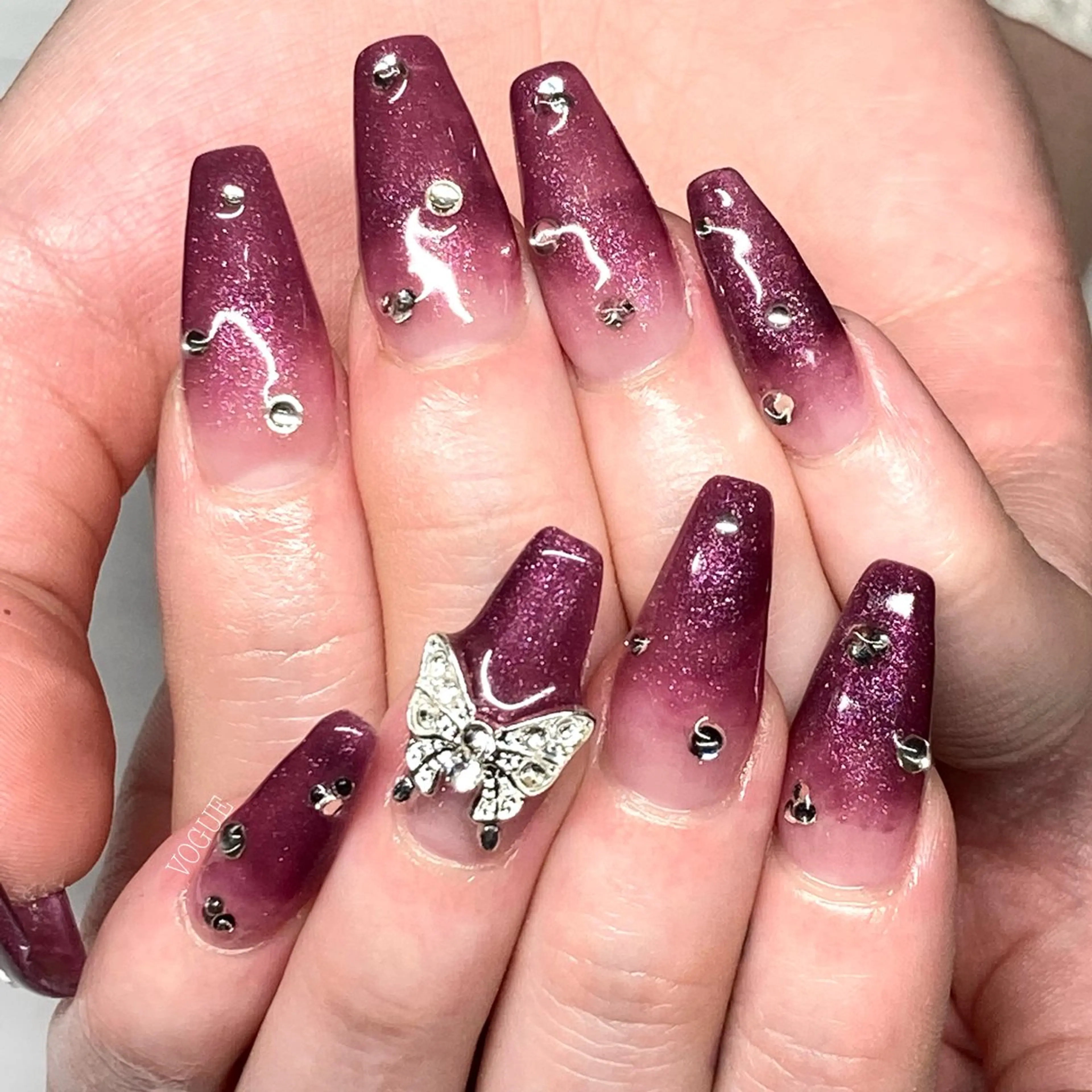 ネイル ハンドネイル VOGUE ×SWANのネイルデザイン