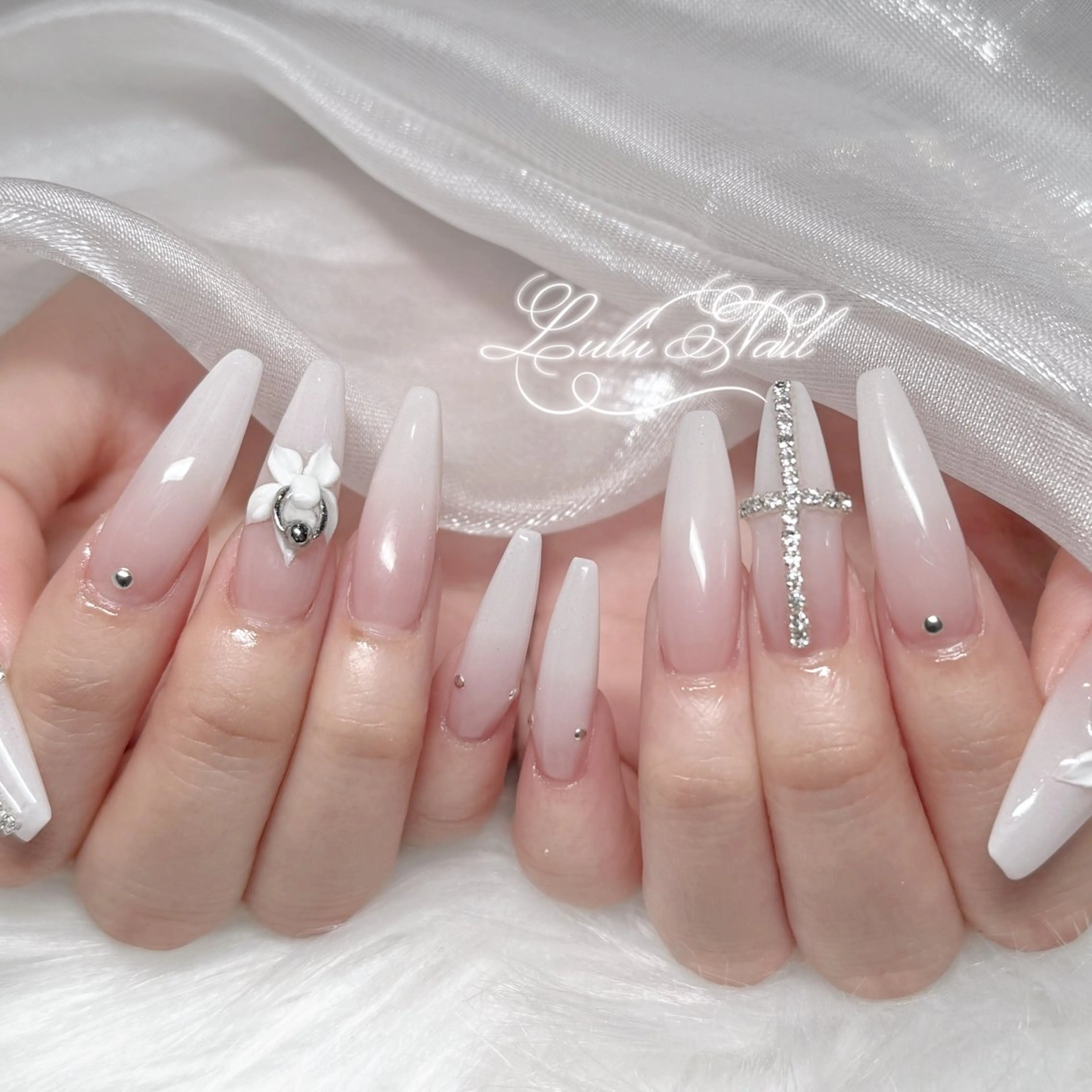 ネイル ハンドネイル Lulu Nail 🫧ユユのネイルデザイン