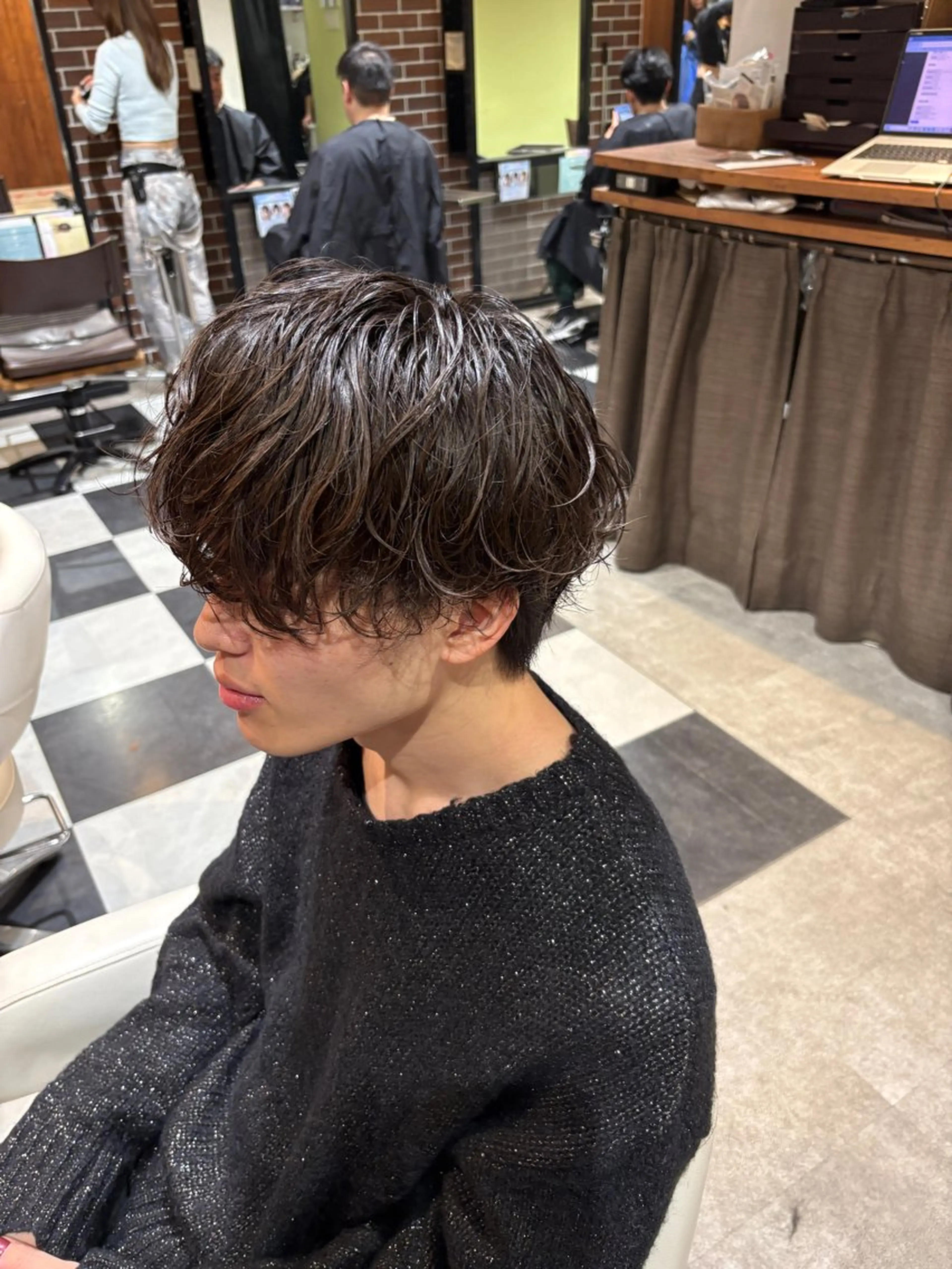 ミディアム メンズ ✂️メンズ センターパート✨陽気のヘアスタイル