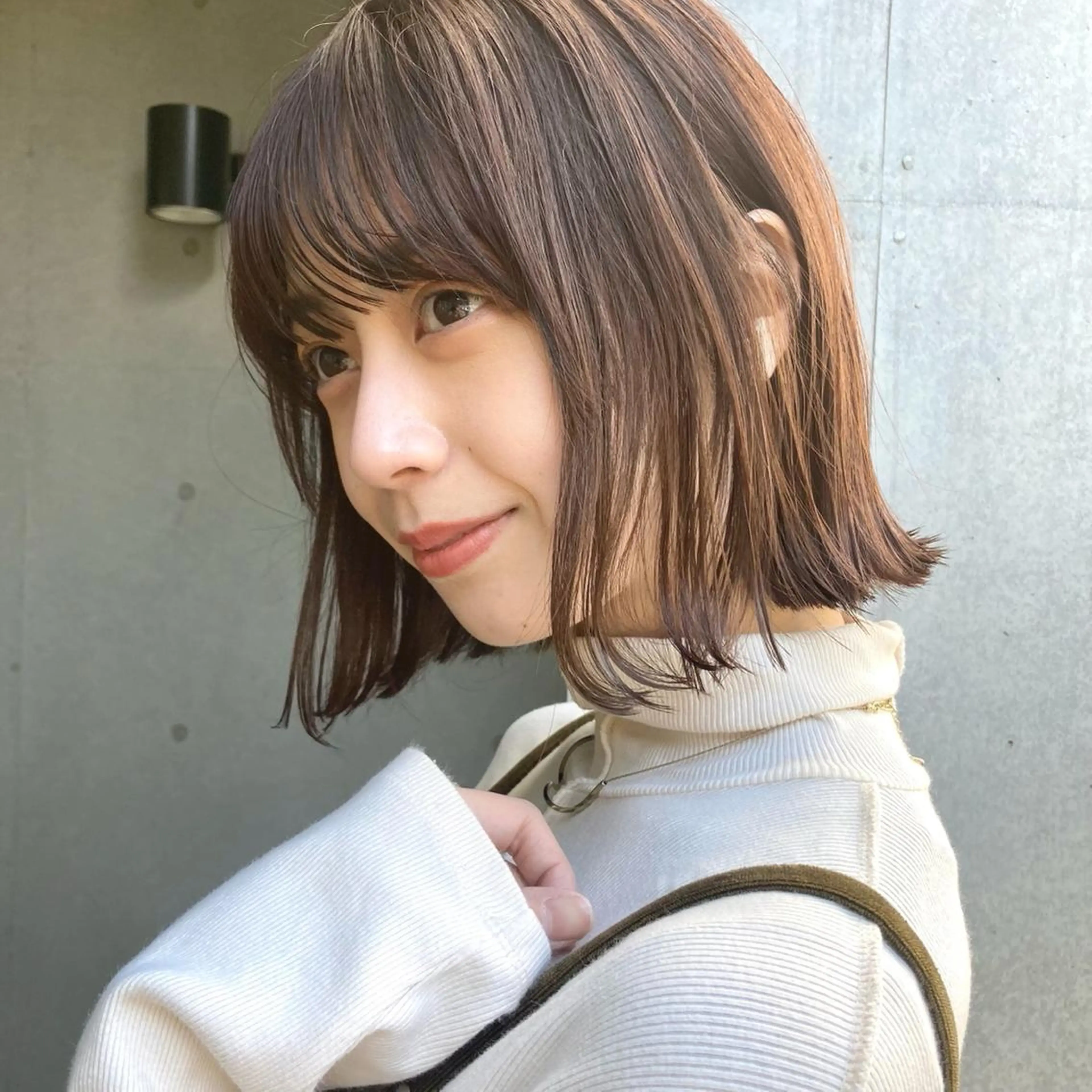 セミロング カラー 暖色/艶髪/ボブ/ ショート/Ayaのヘアスタイル