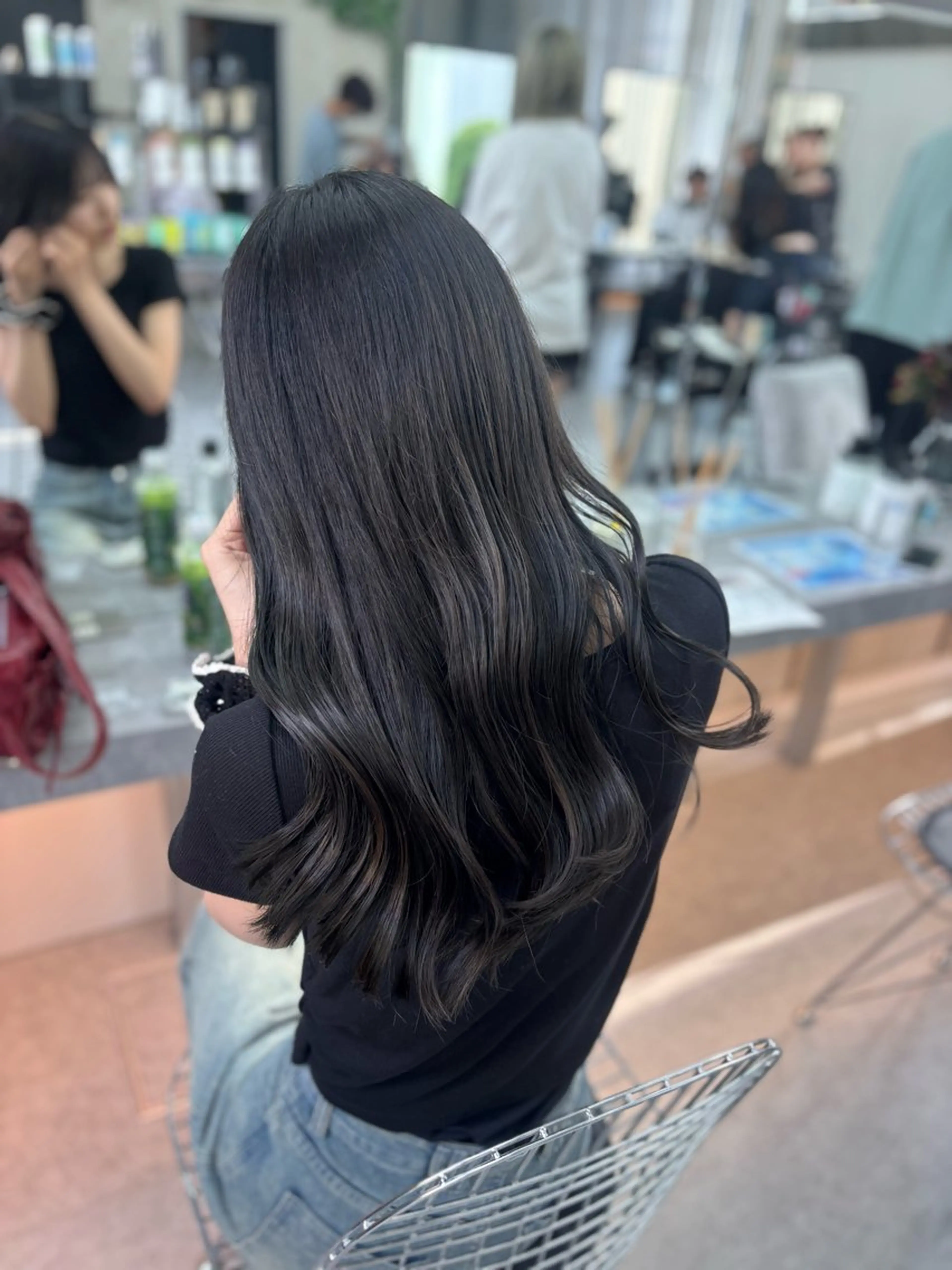 ロング カラー 黒髪 MONA HIYORIのヘアスタイル