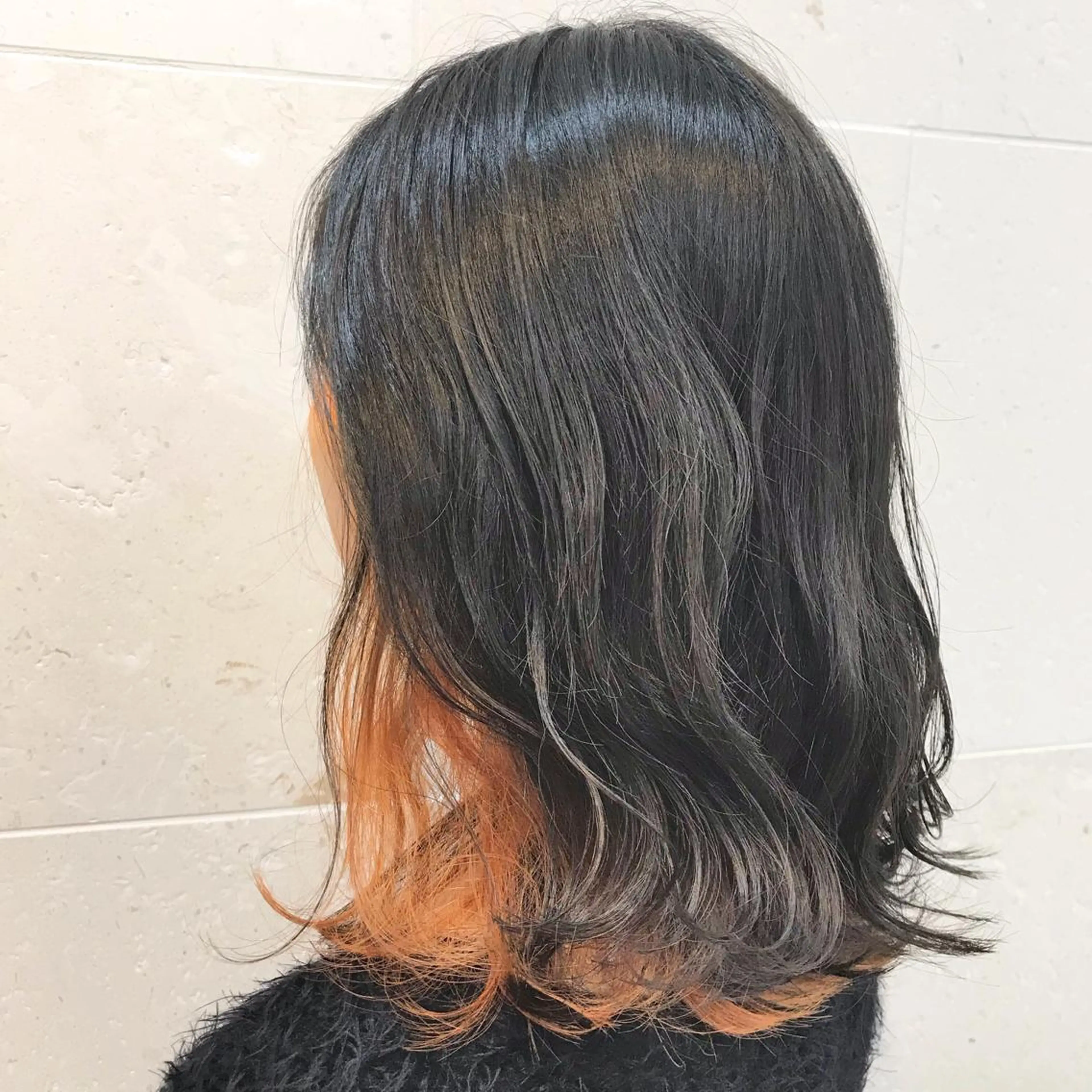 ミディアム カラー ブリーチ オレンジ 平尾 拓也のヘアスタイル