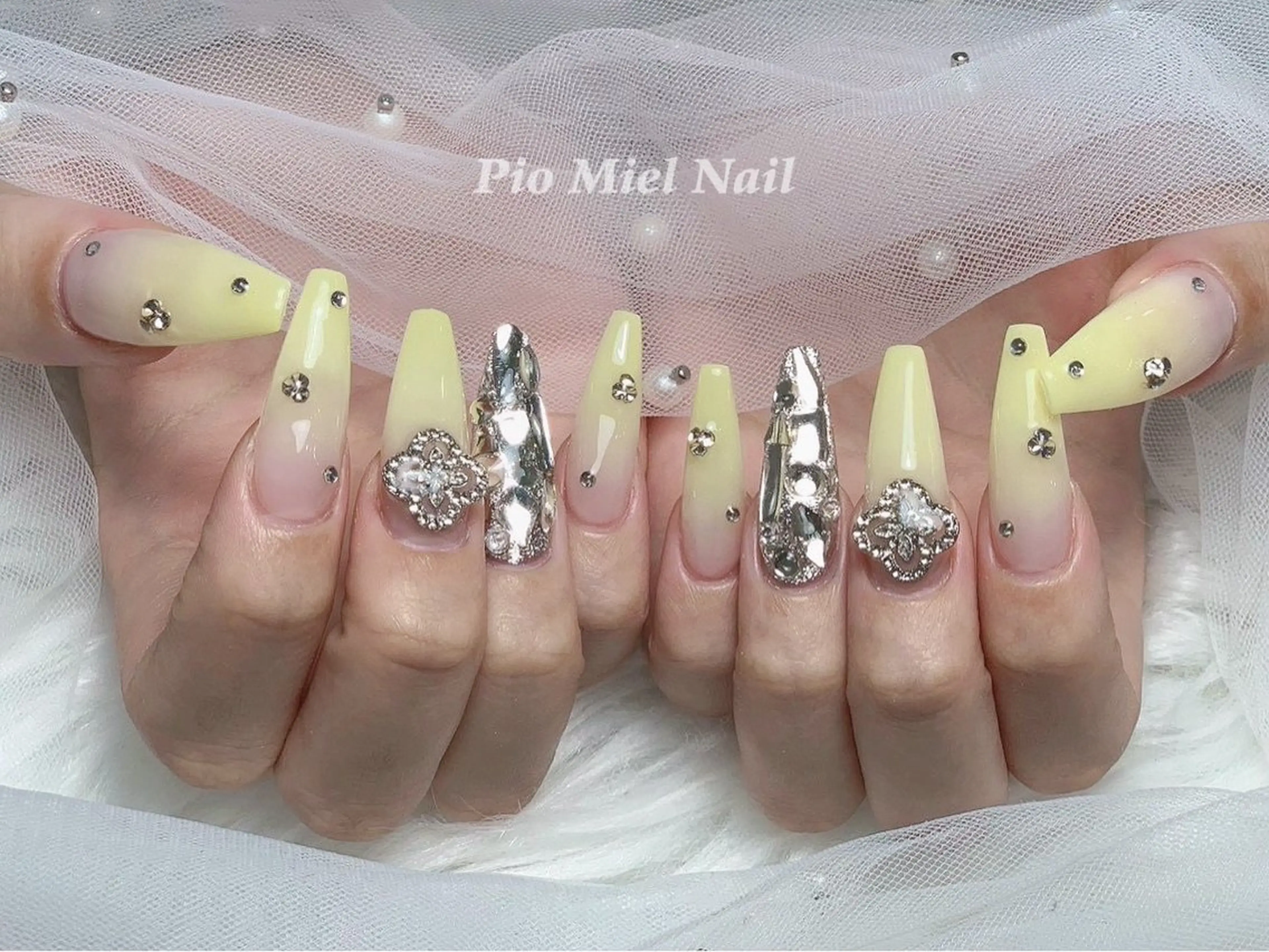 ネイル ハンドネイル HANA 長さだしのネイルデザイン