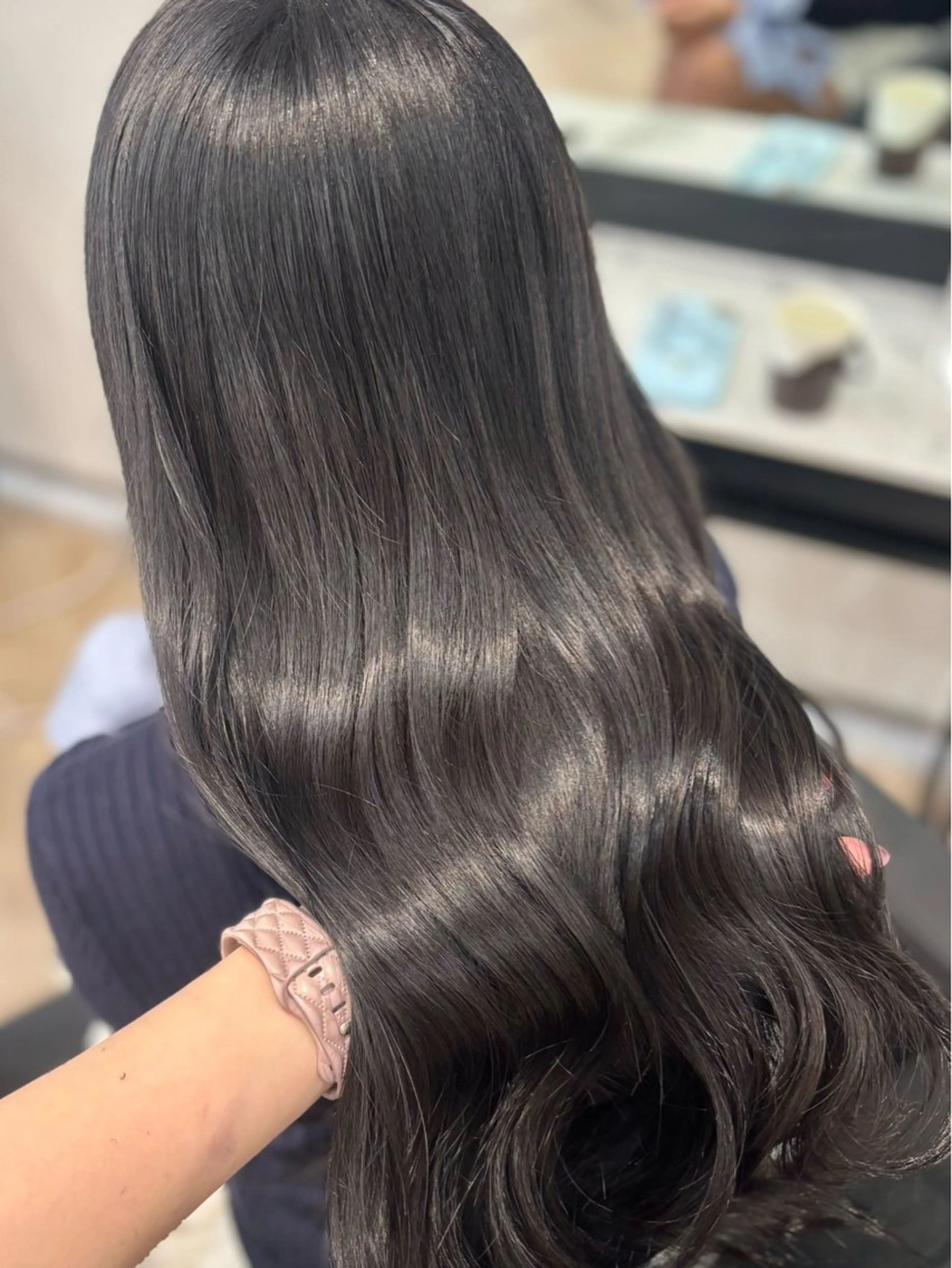 ロング カラー ブリーチ グレージュ ブリーチなしカラー カット ヘアカラー トリートメント 𝒎𝒐𝒆🩰 名駅/ヘアメ/暖色♡のヘアスタイル